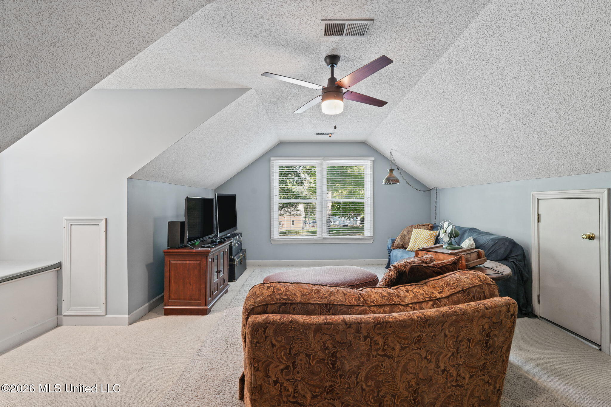 6716 Hunters Glen Property Photo 33