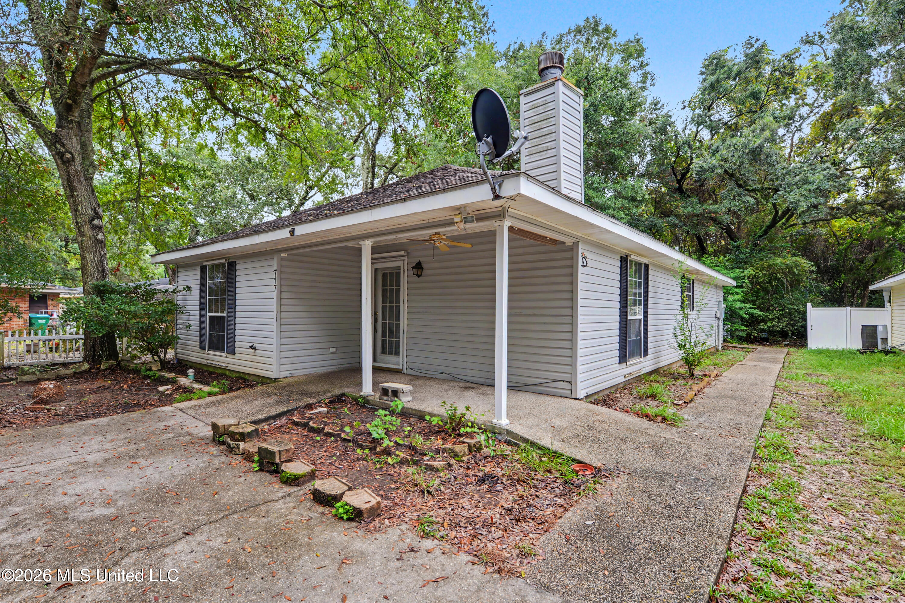 717 24th Street Property Photo 2