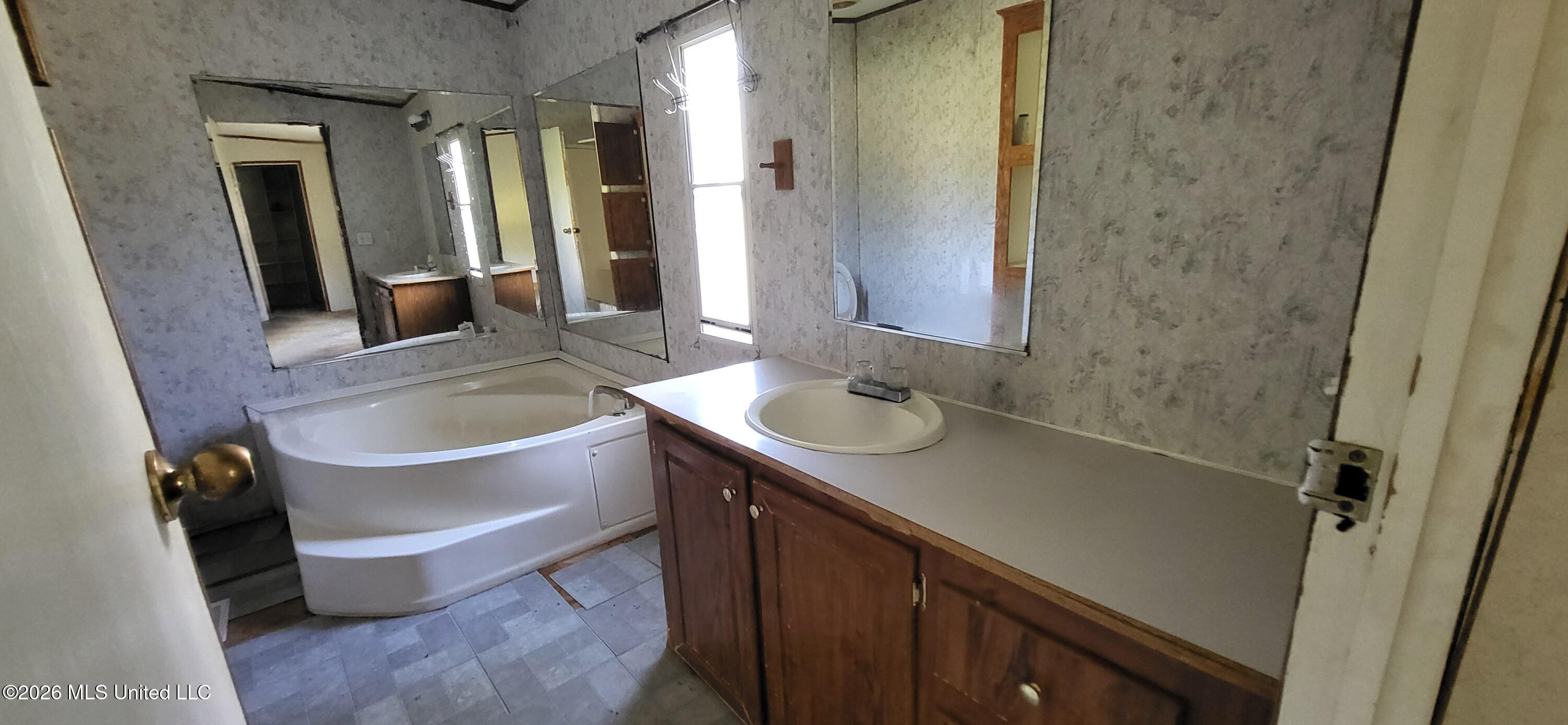 64 Spencewood Lane Property Photo 8