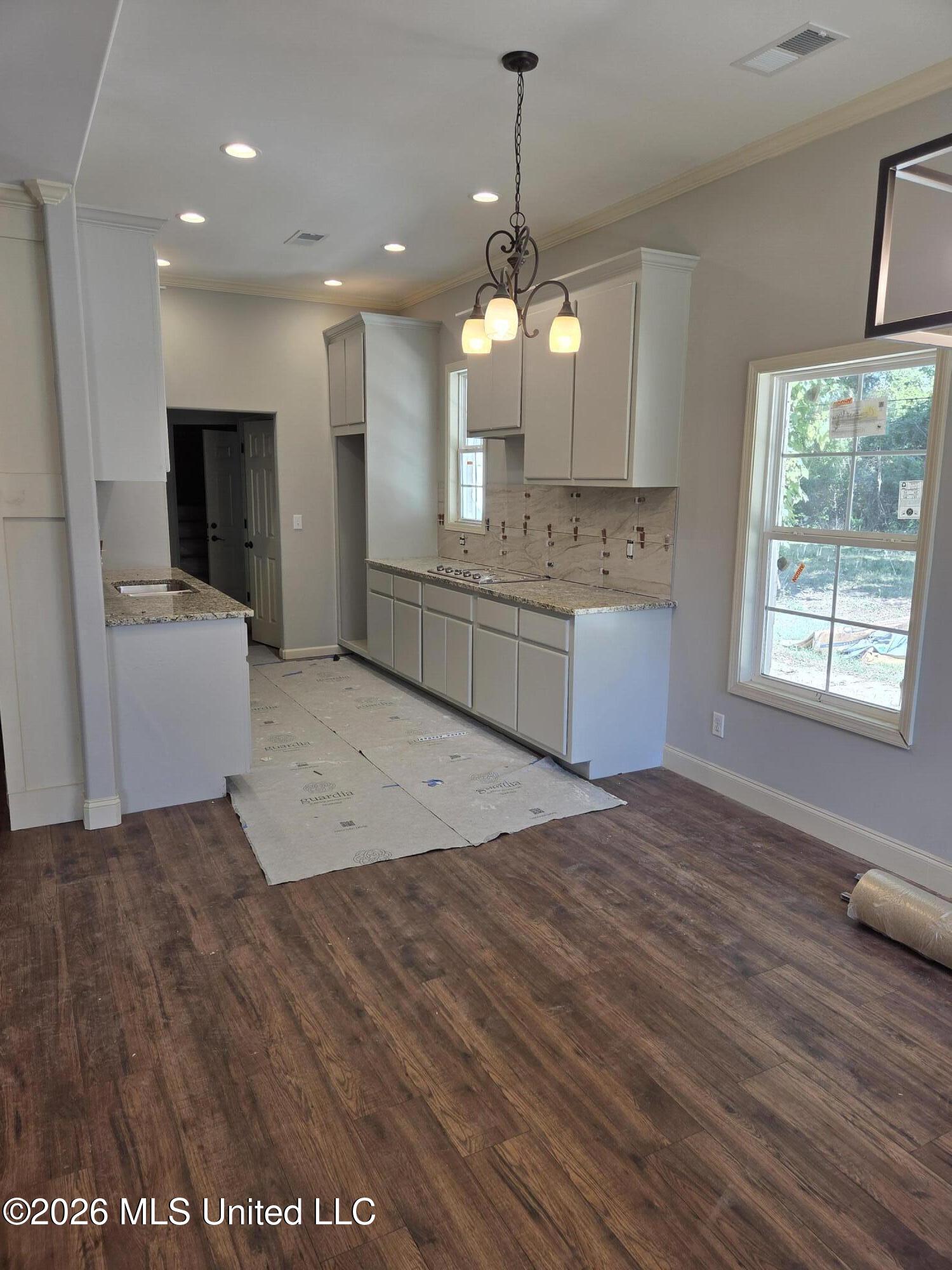 415 S Fenwick Road Property Photo 9