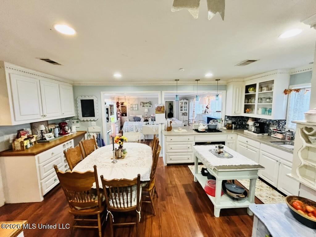5103 Meadow Oaks Park Drive Property Photo 15
