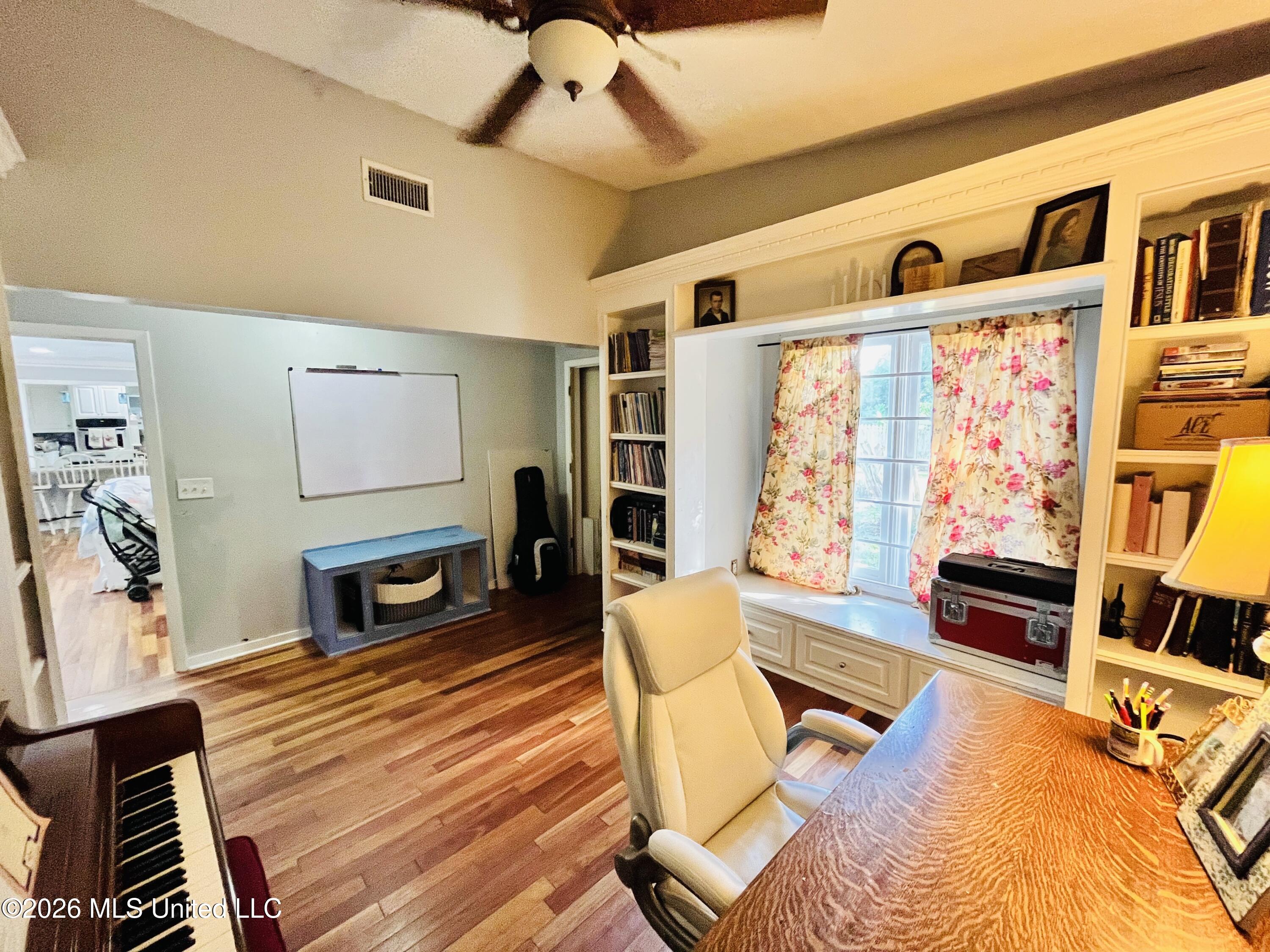 5103 Meadow Oaks Park Drive Property Photo 19