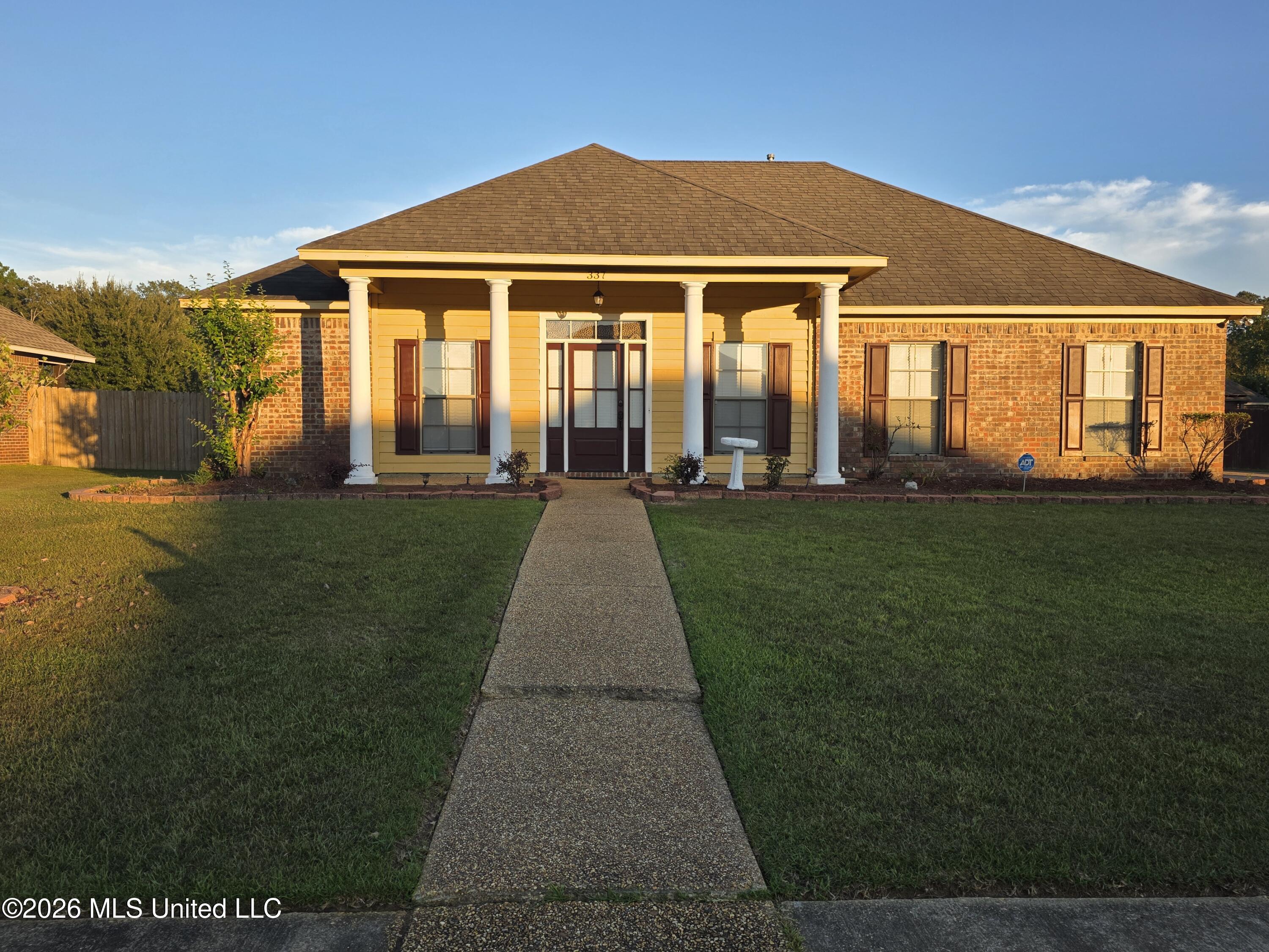 337 Towne Street Property Photo 1