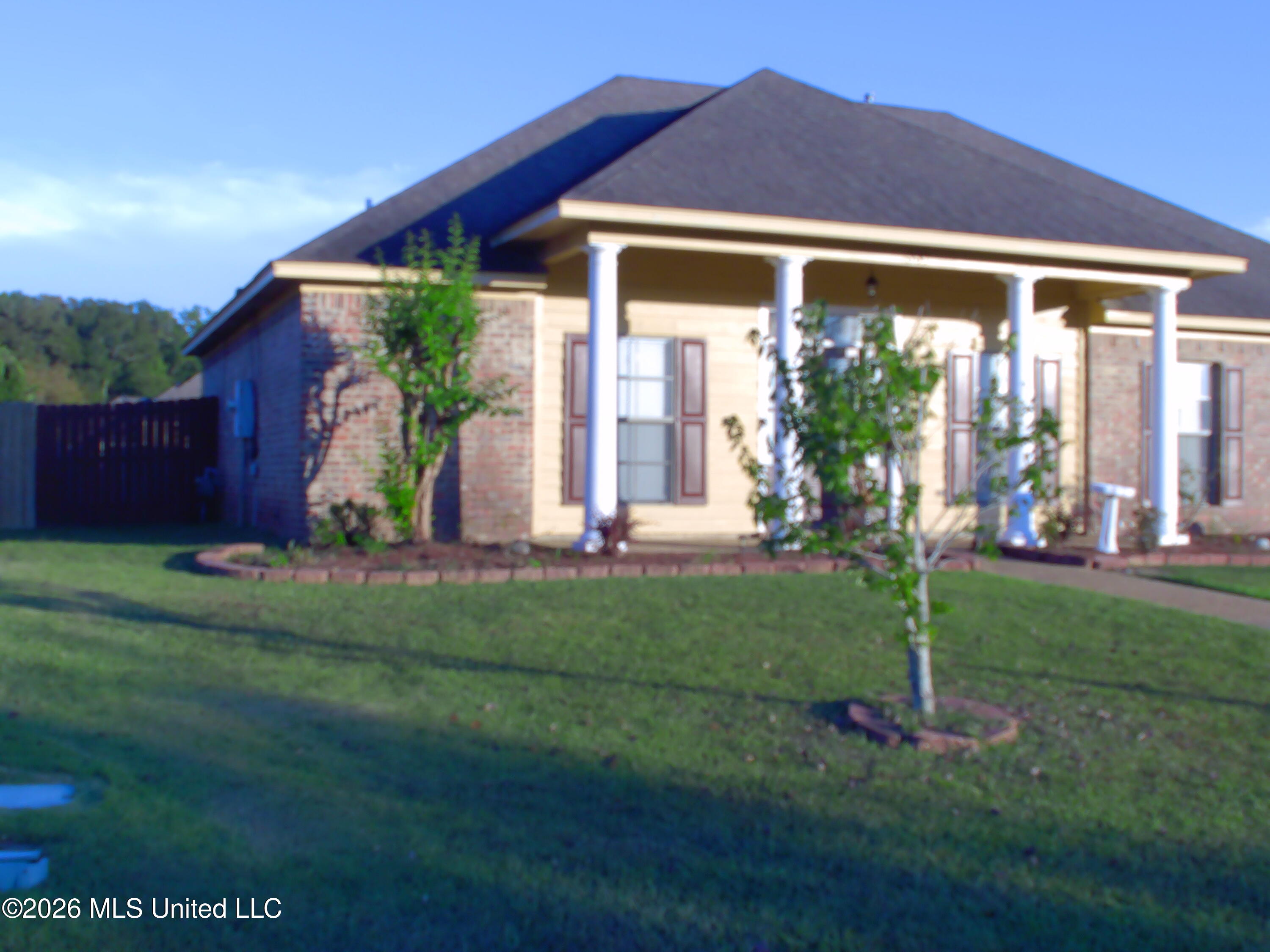 337 Towne Street Property Photo 2