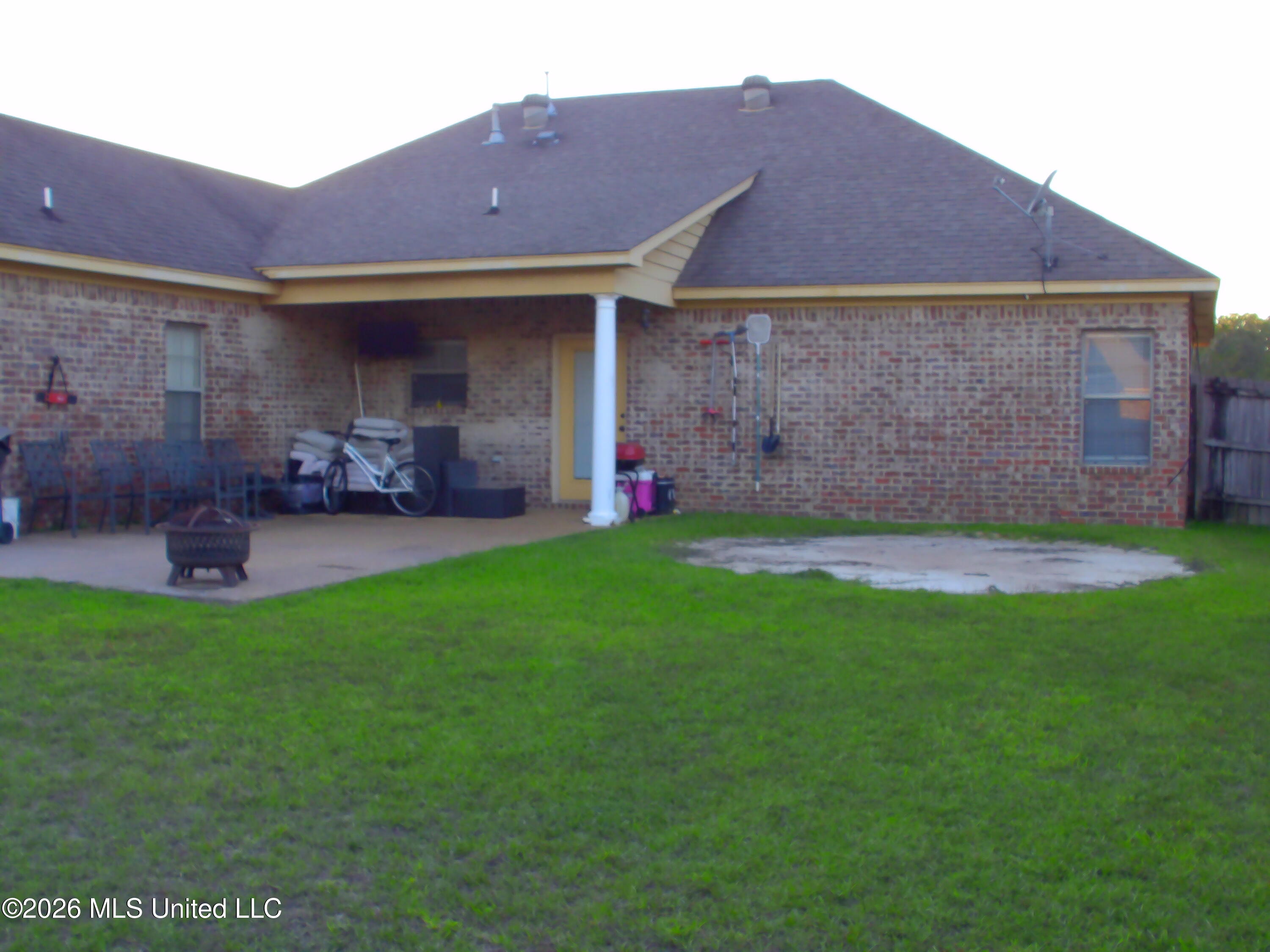 337 Towne Street Property Photo 6