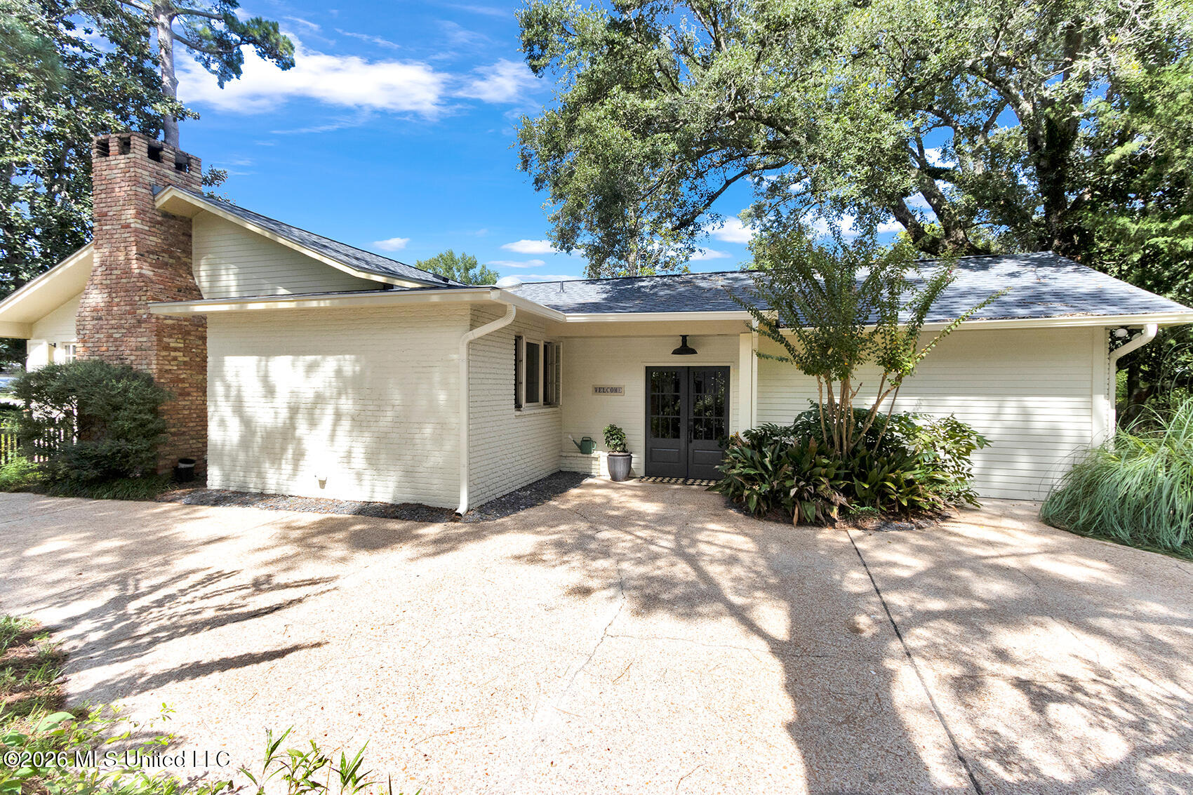 414 General Pershing Avenue Property Photo 1