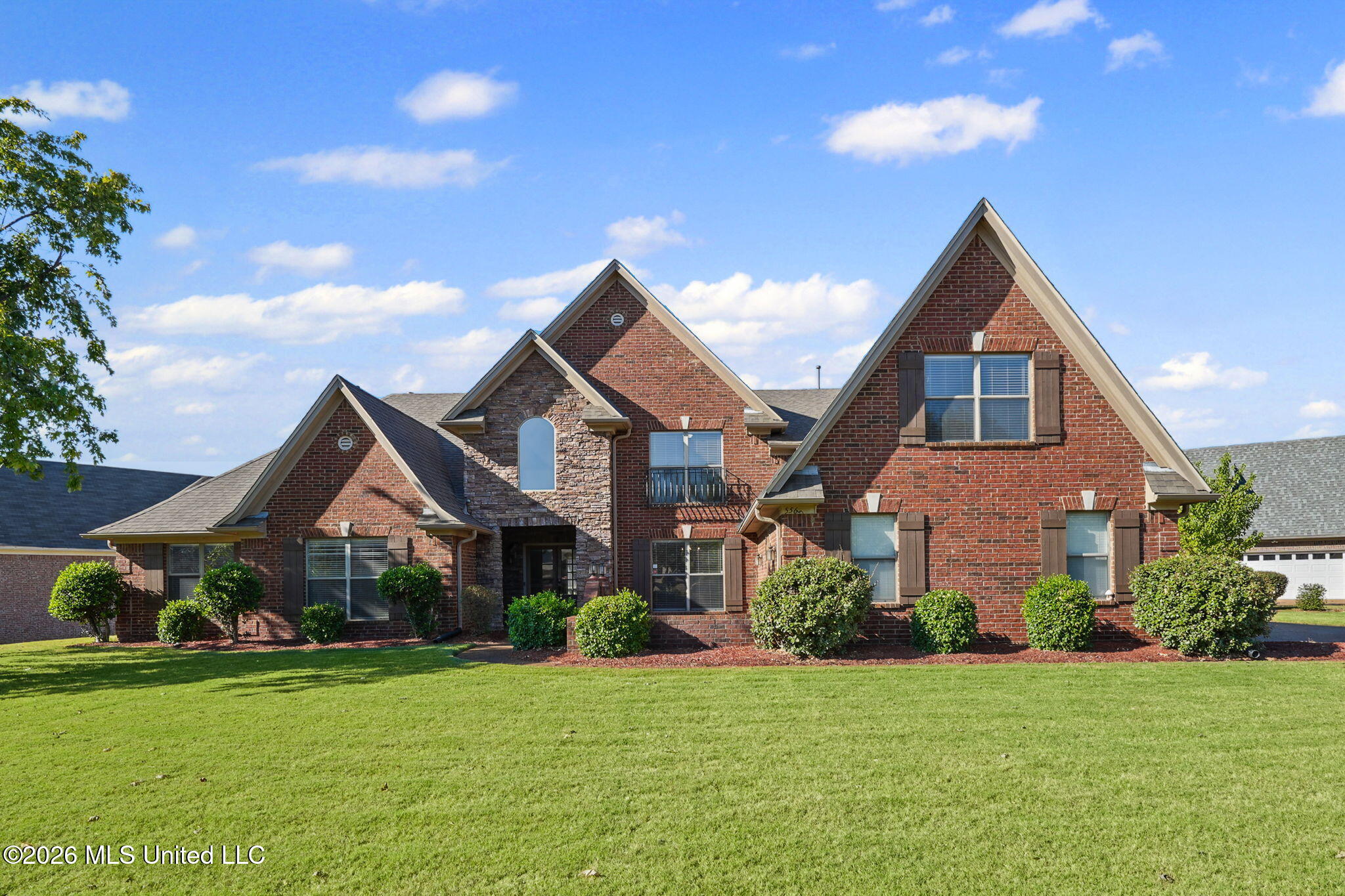 5565 Savannah Parkway Property Photo 1