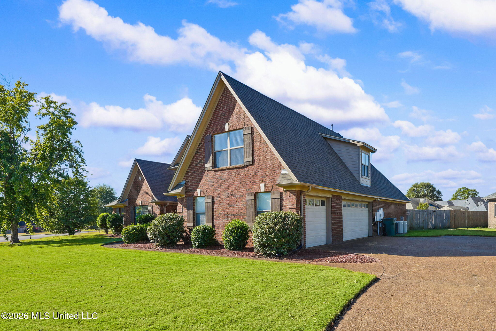 5565 Savannah Parkway Property Photo 6