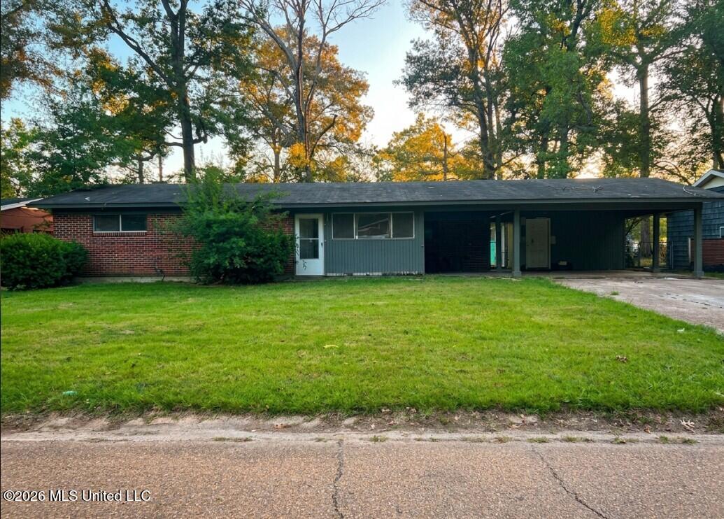 3323 Longwood Drive Property Photo 1