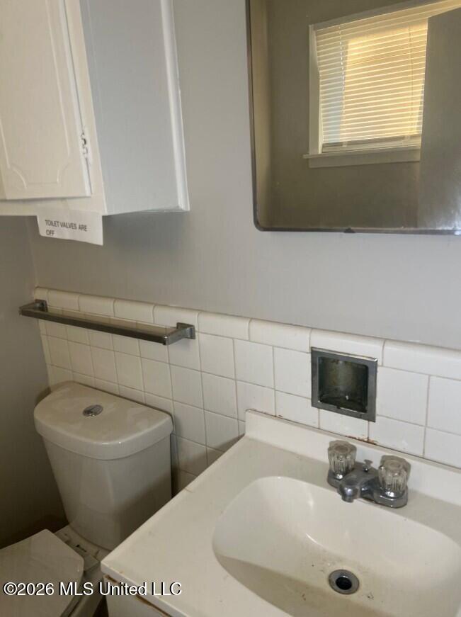 3323 Longwood Drive Property Photo 9