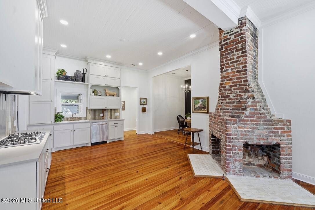 165 Second Street Property Photo 4