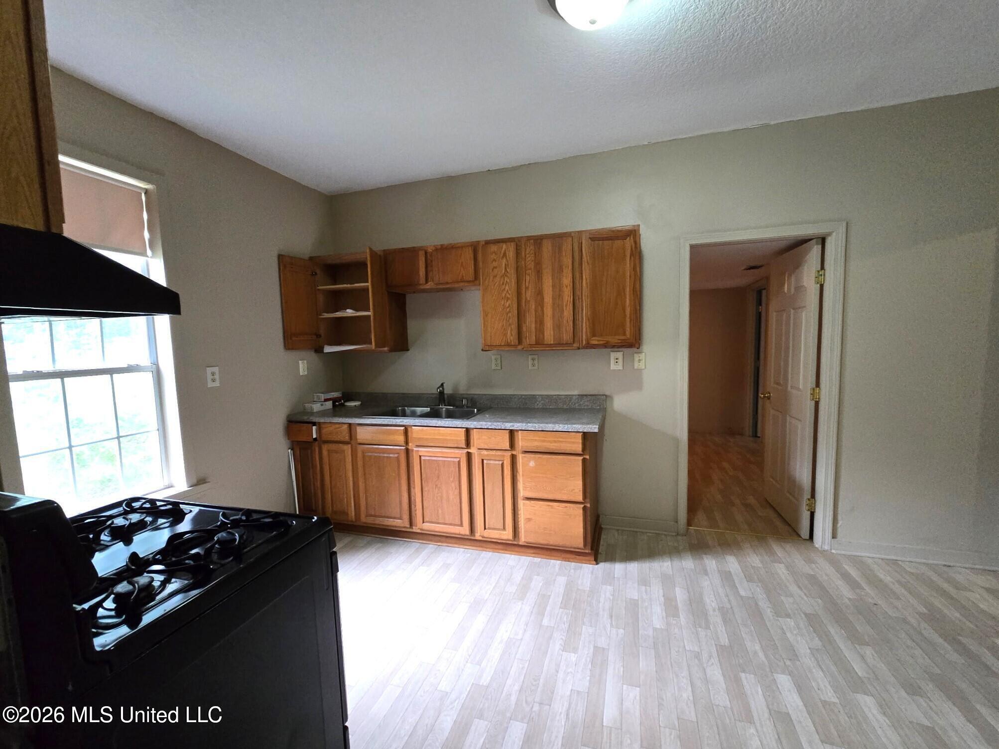 507 W Magnolia Street Property Photo 5