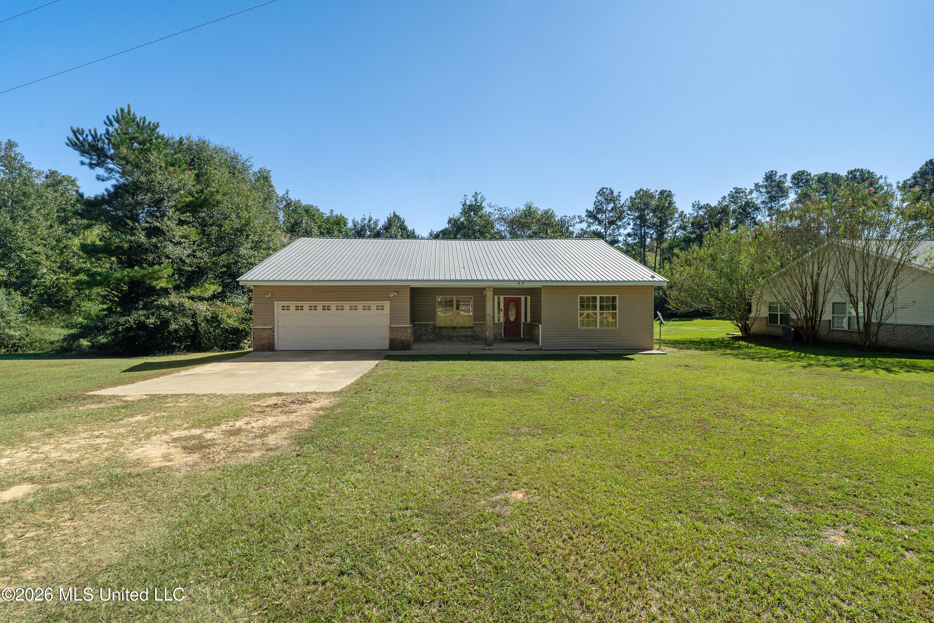 40 Glenn West Drive Property Photo 4