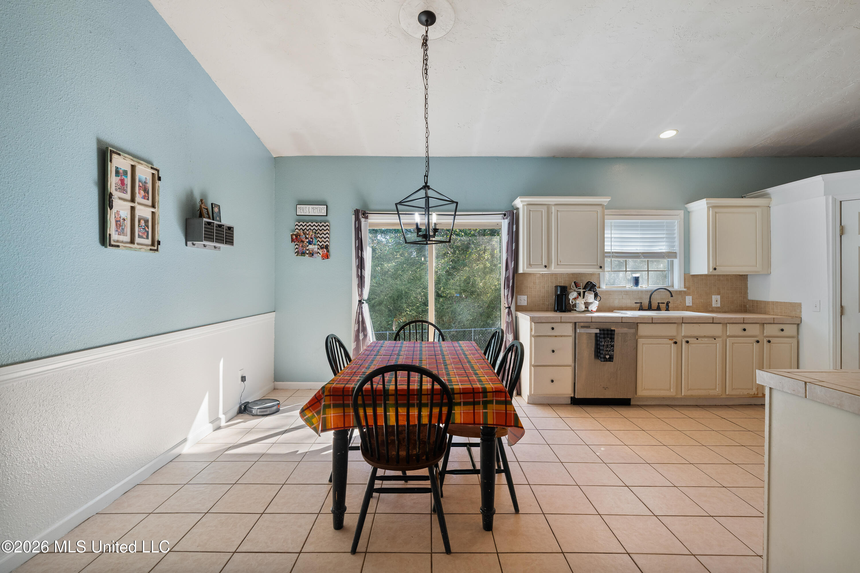 40 Glenn West Drive Property Photo 11