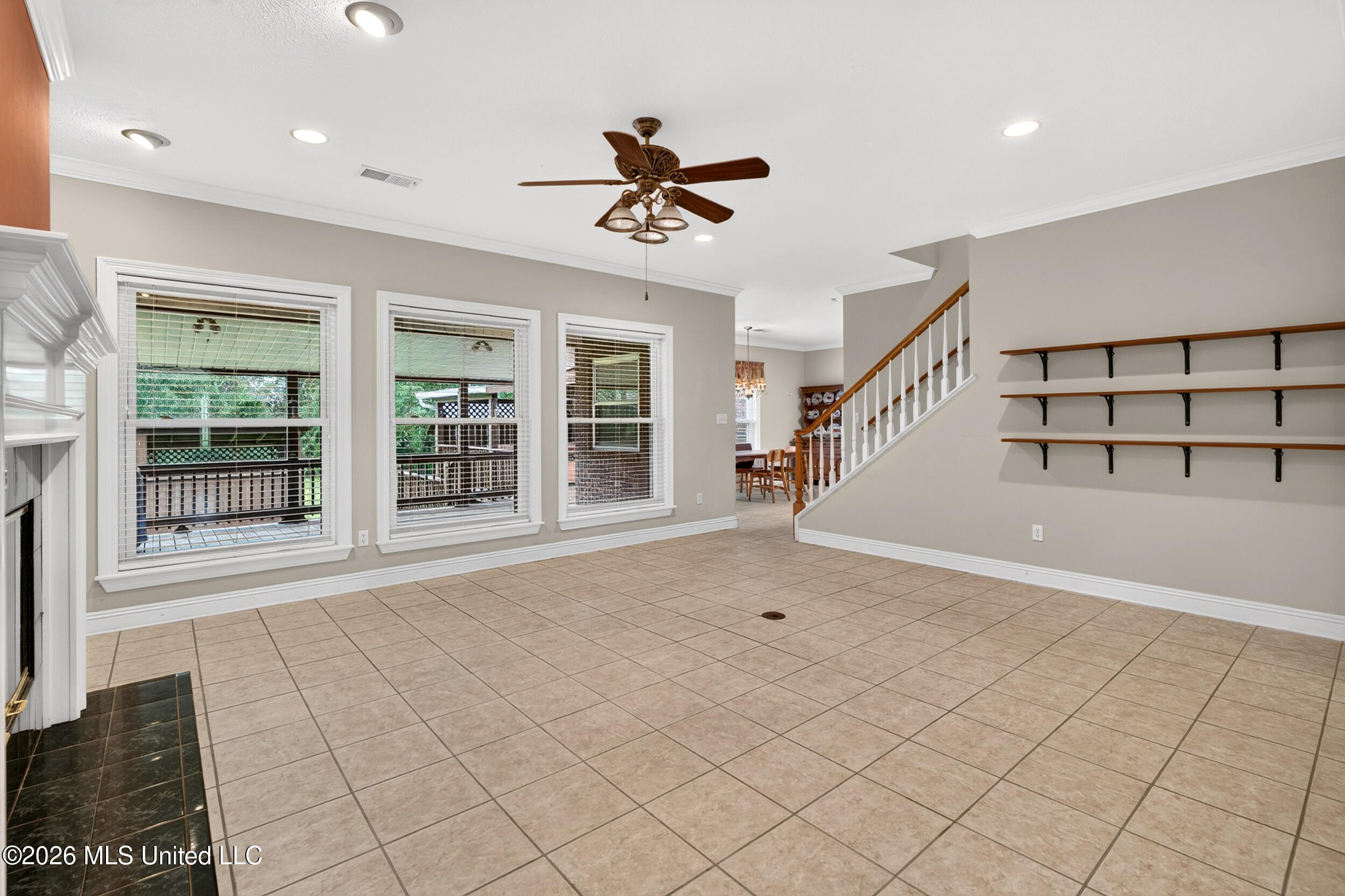 128 N Hill Drive Property Photo 5