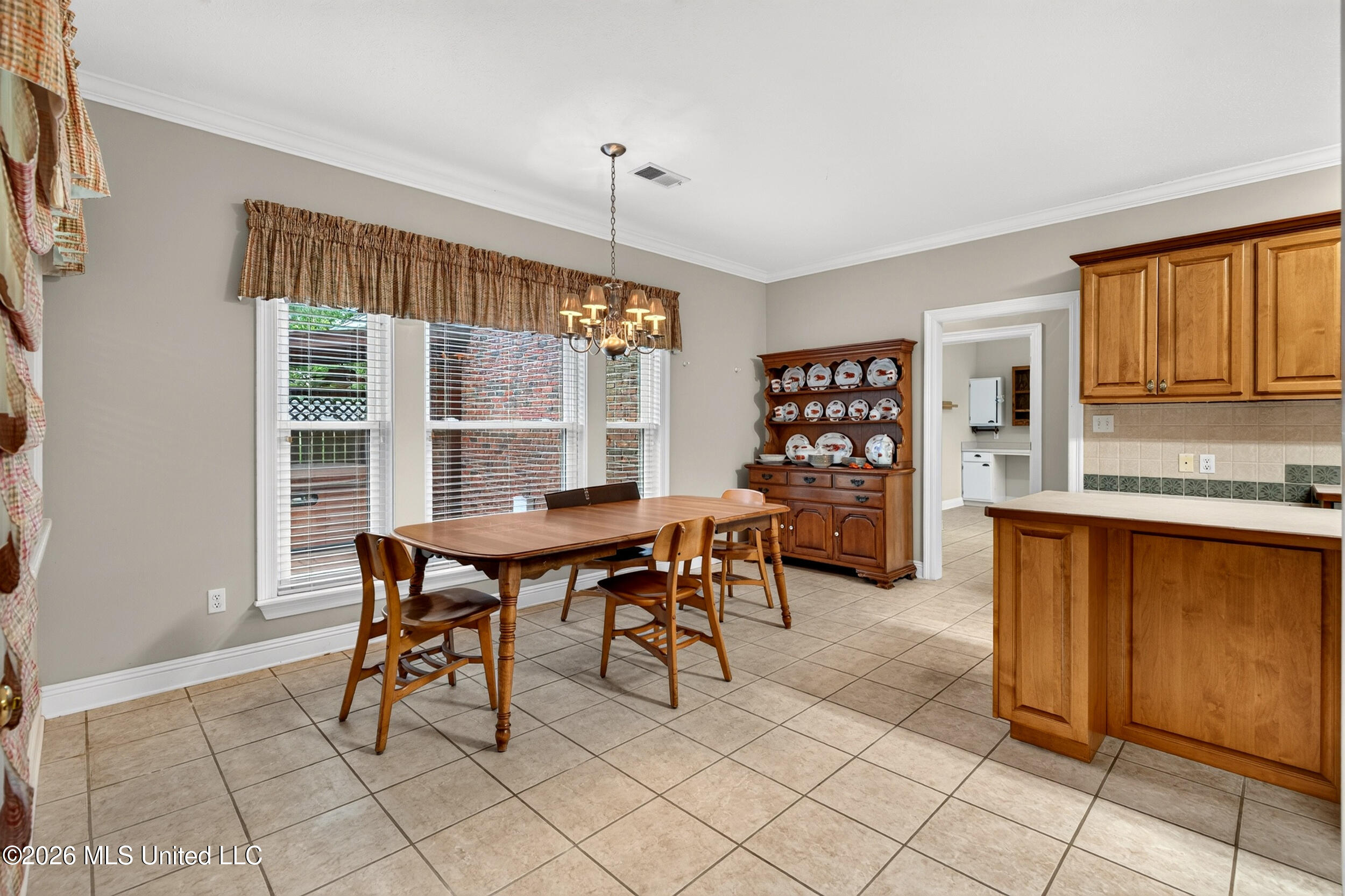 128 N Hill Drive Property Photo 9