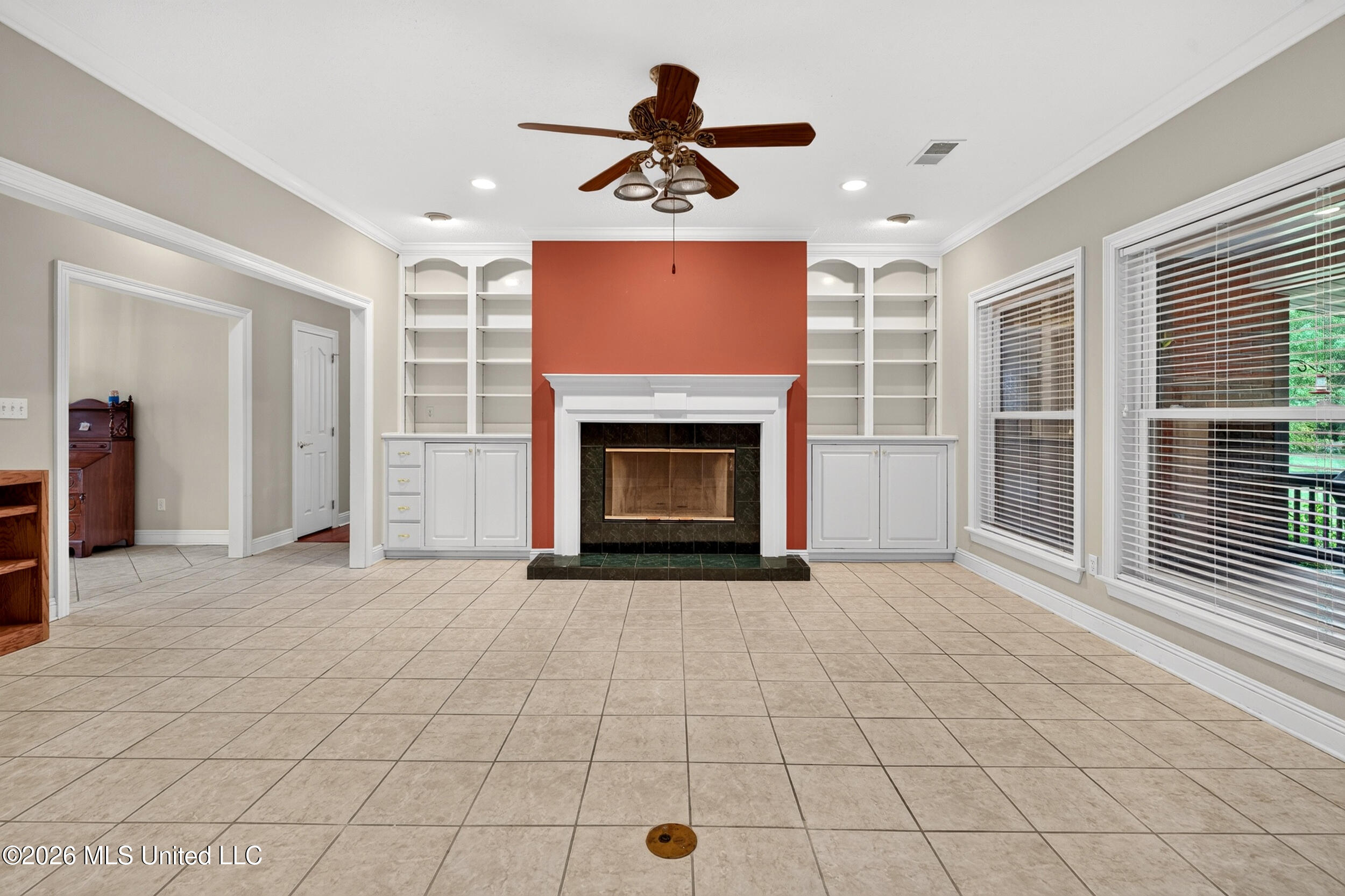 128 N Hill Drive Property Photo 11