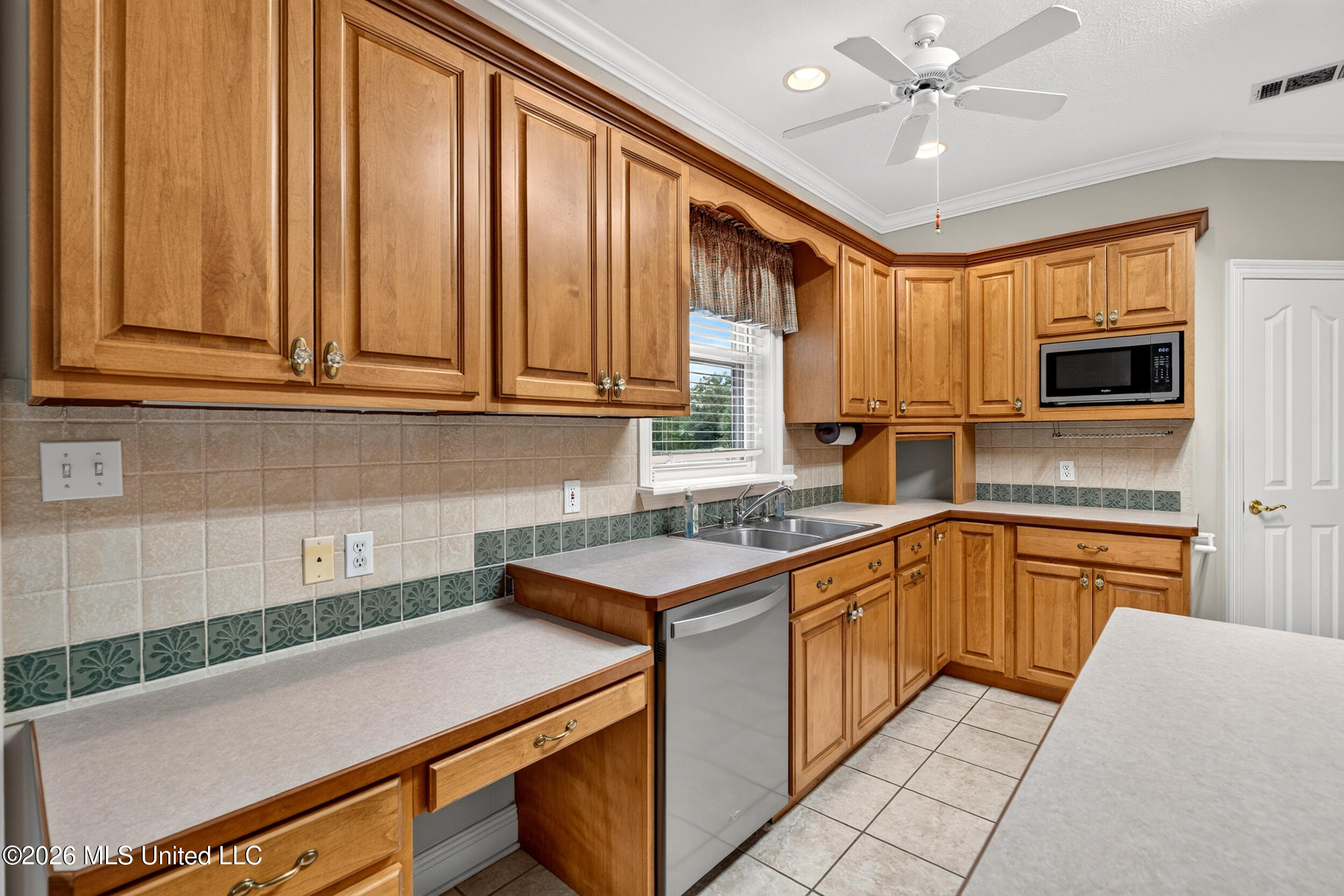 128 N Hill Drive Property Photo 16