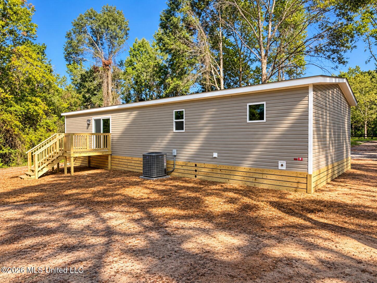 131 Pin Oak Drive Property Photo 4