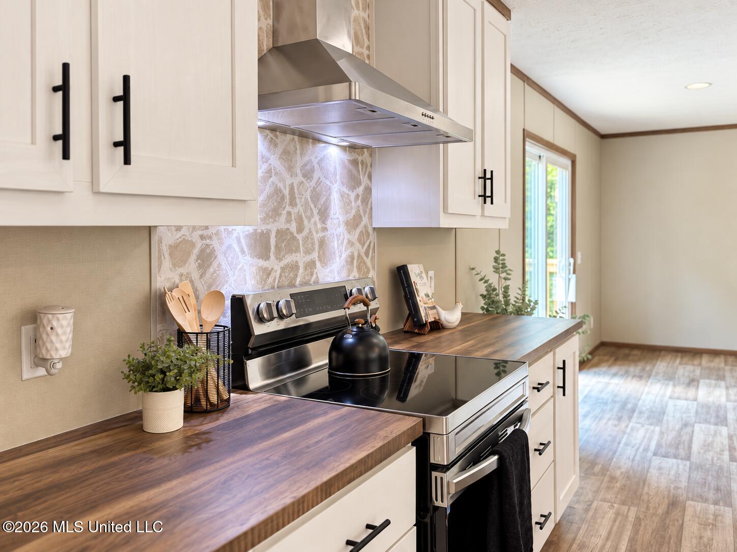 131 Pin Oak Drive Property Photo 8