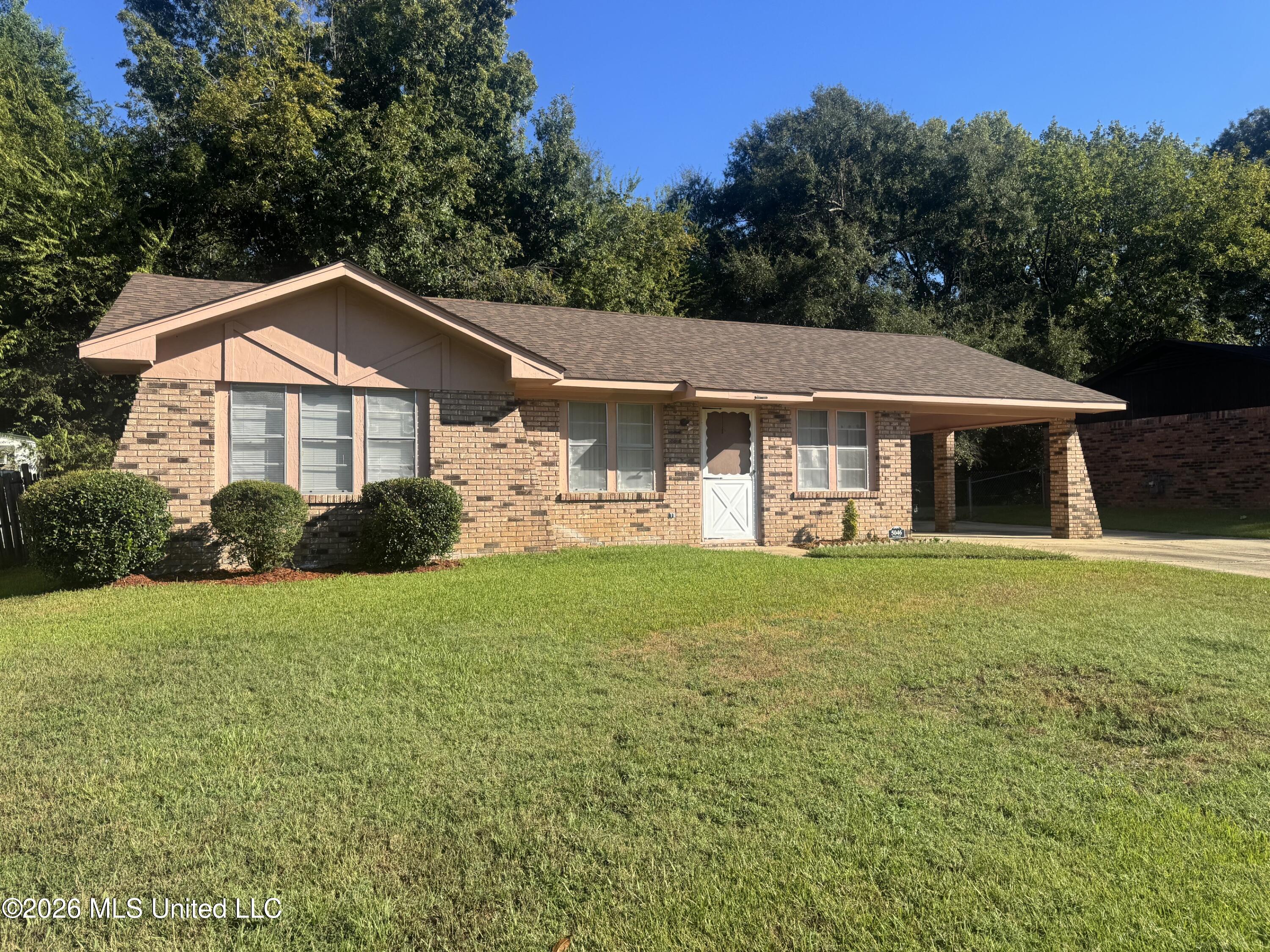 5046 Oak Creek Drive Property Photo 1