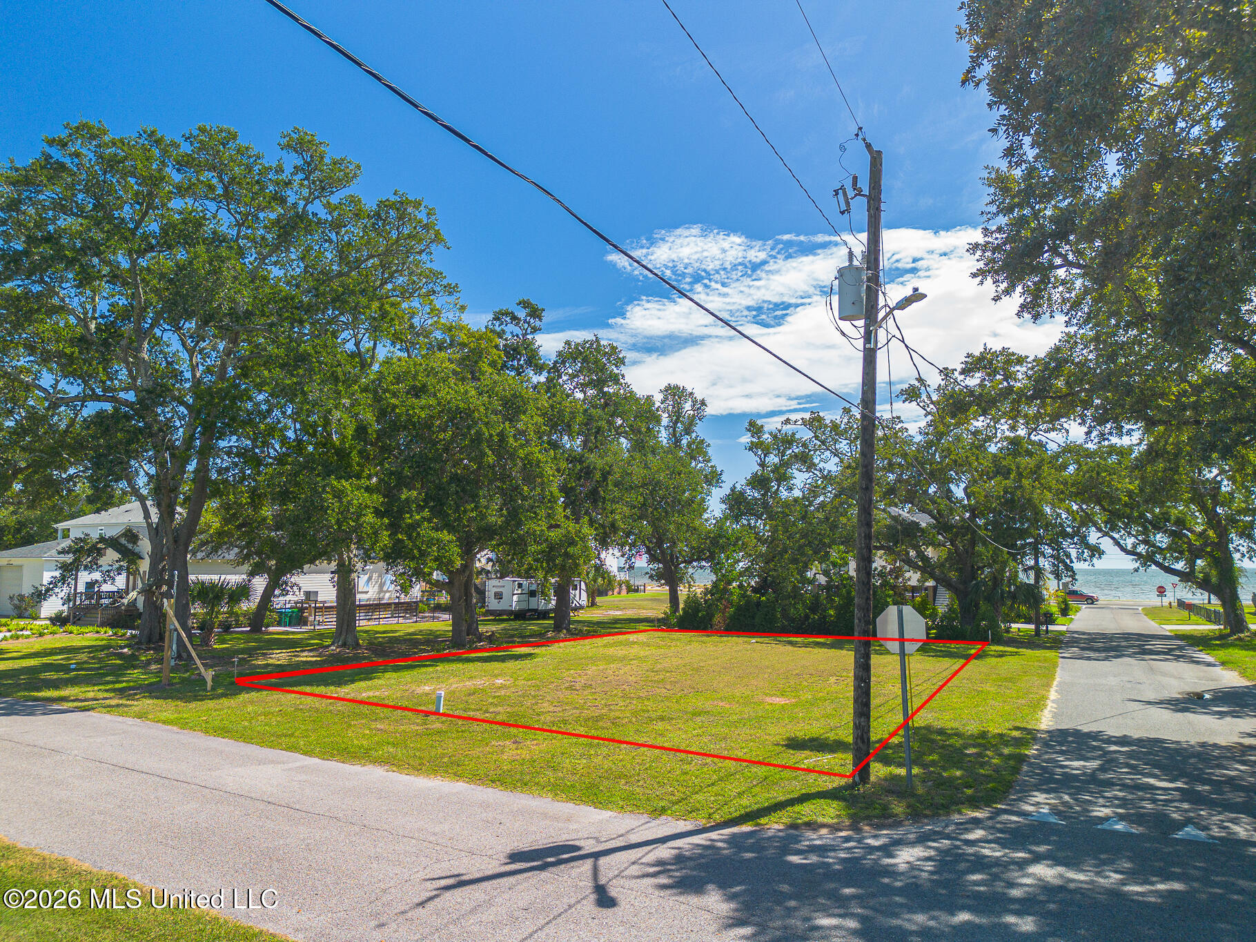 500 Rich Avenue Property Photo 1