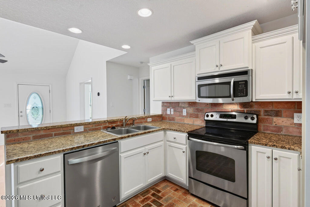 13687 Lawton Lane Property Photo 10
