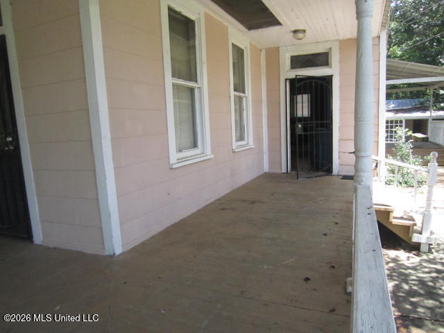 114 Oak Street Property Photo 4
