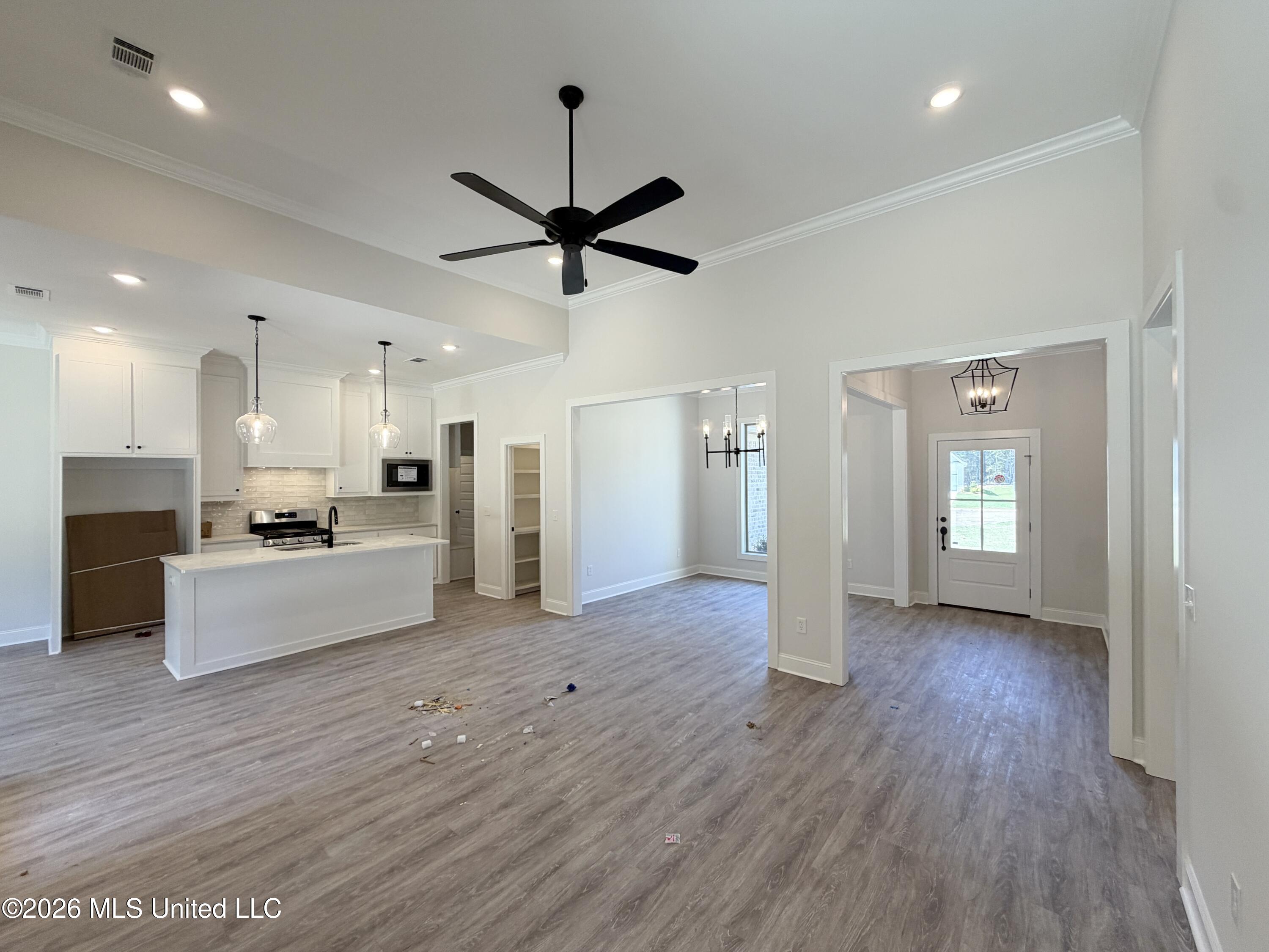 219 Anderson Oaks Drive Property Photo 6