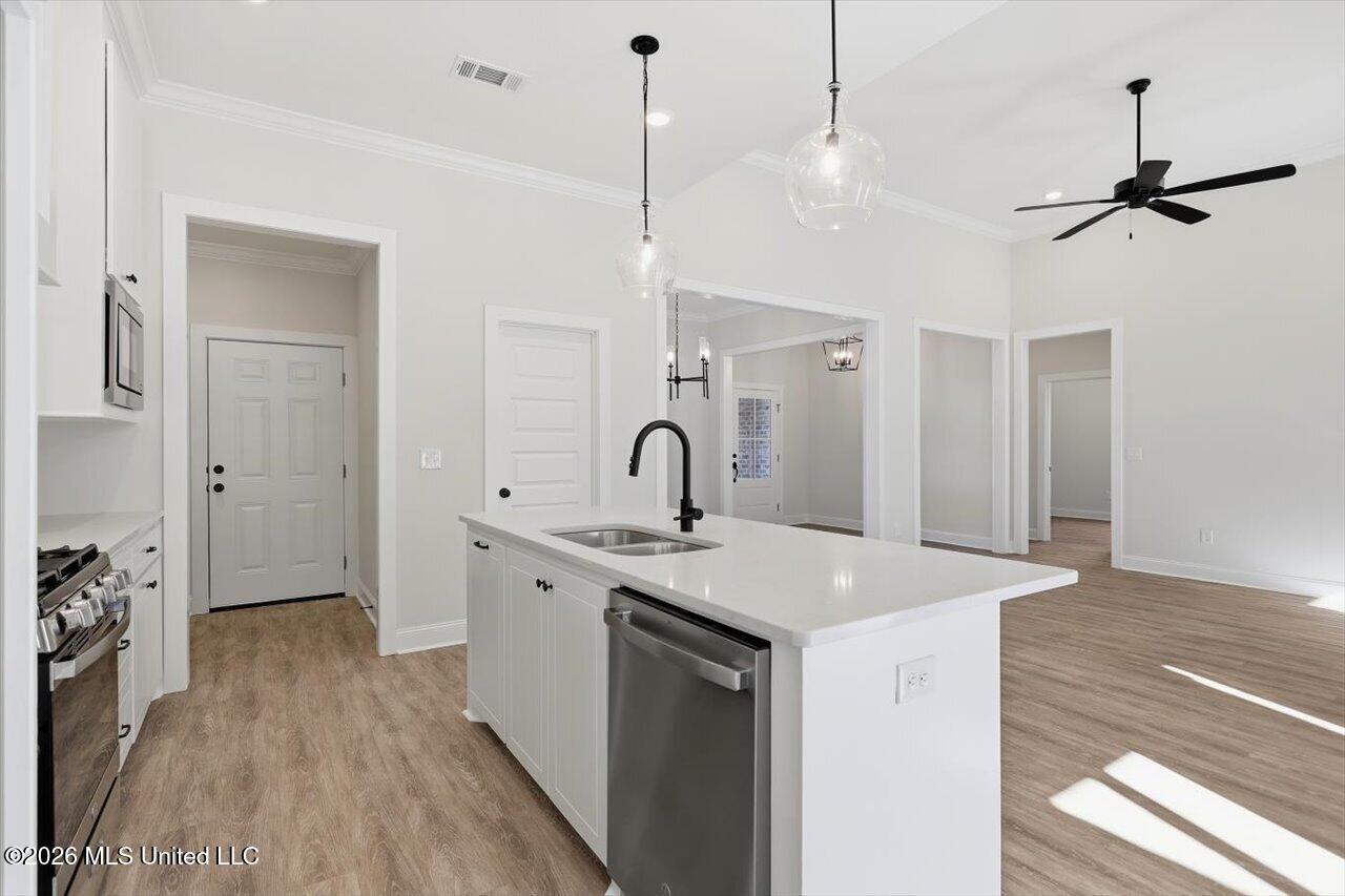 219 Anderson Oaks Drive Property Photo 11