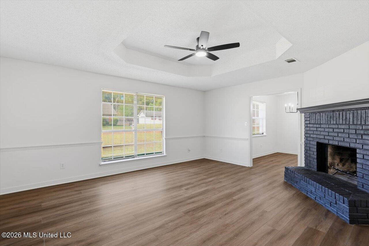 4615 Wyndallwood Drive Property Photo 5