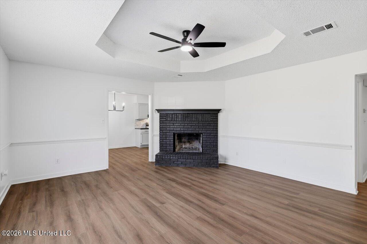 4615 Wyndallwood Drive Property Photo 7
