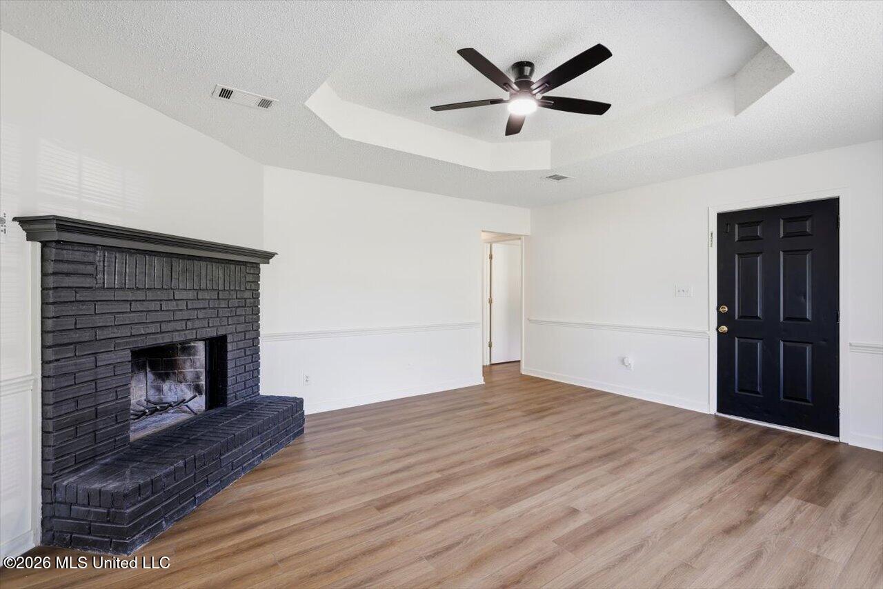 4615 Wyndallwood Drive Property Photo 8