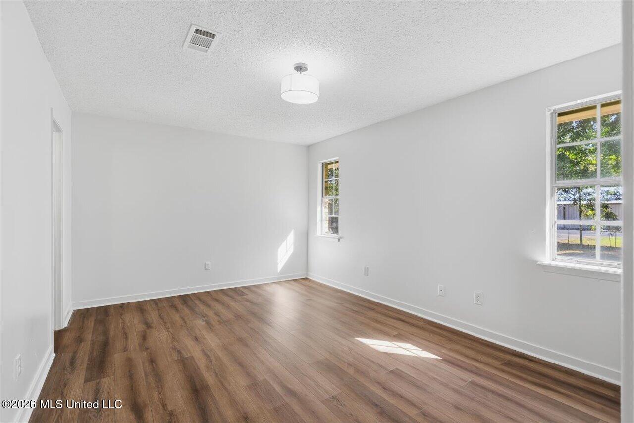 4615 Wyndallwood Drive Property Photo 18