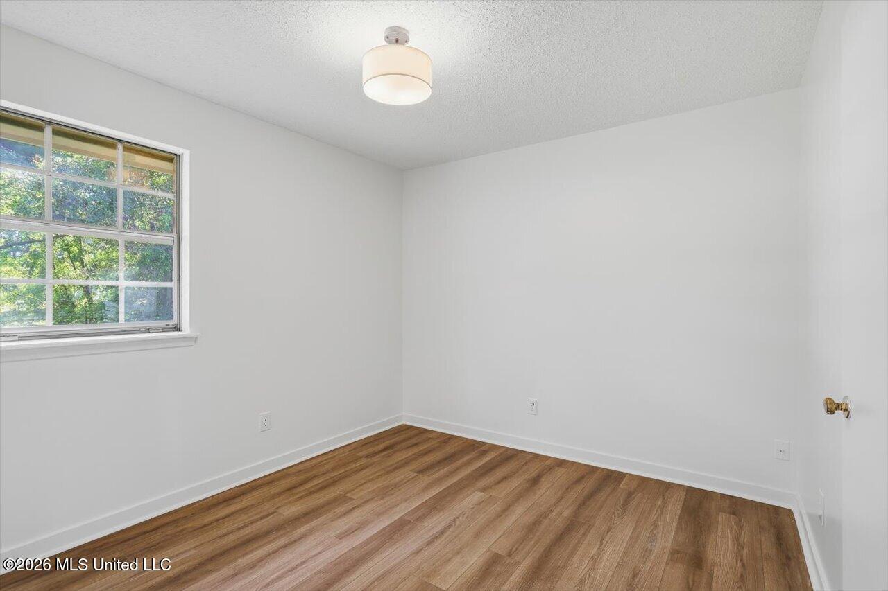 4615 Wyndallwood Drive Property Photo 23