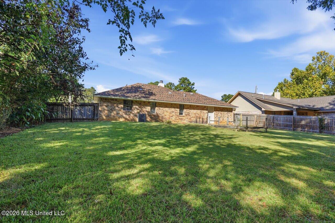 4615 Wyndallwood Drive Property Photo 28