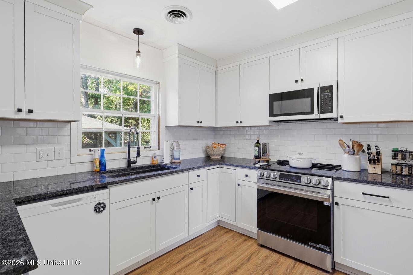 129 Mimosa Street Property Photo 7