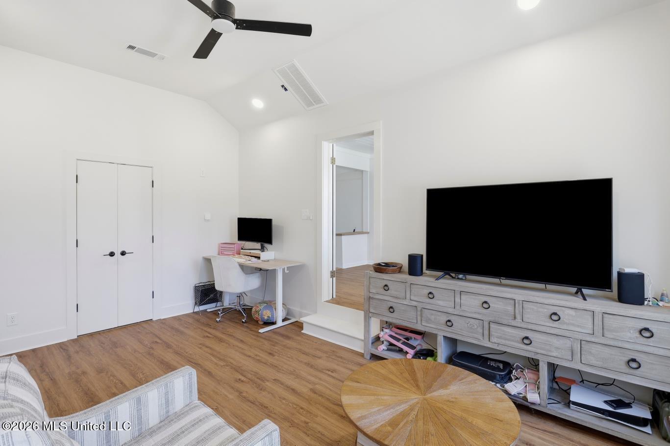 129 Mimosa Street Property Photo 23