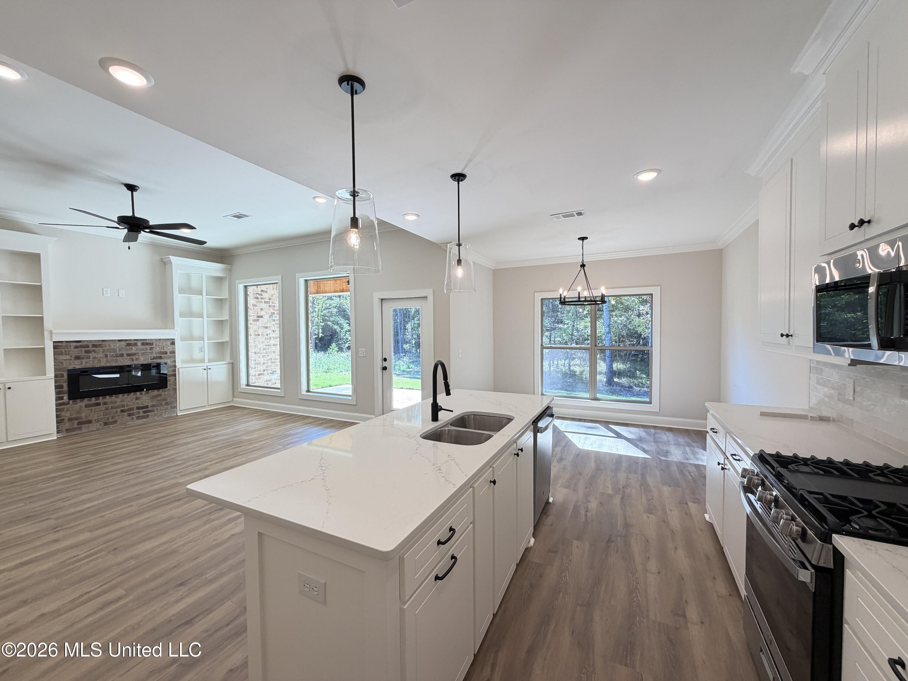222 Anderson Oaks Drive Property Photo 13