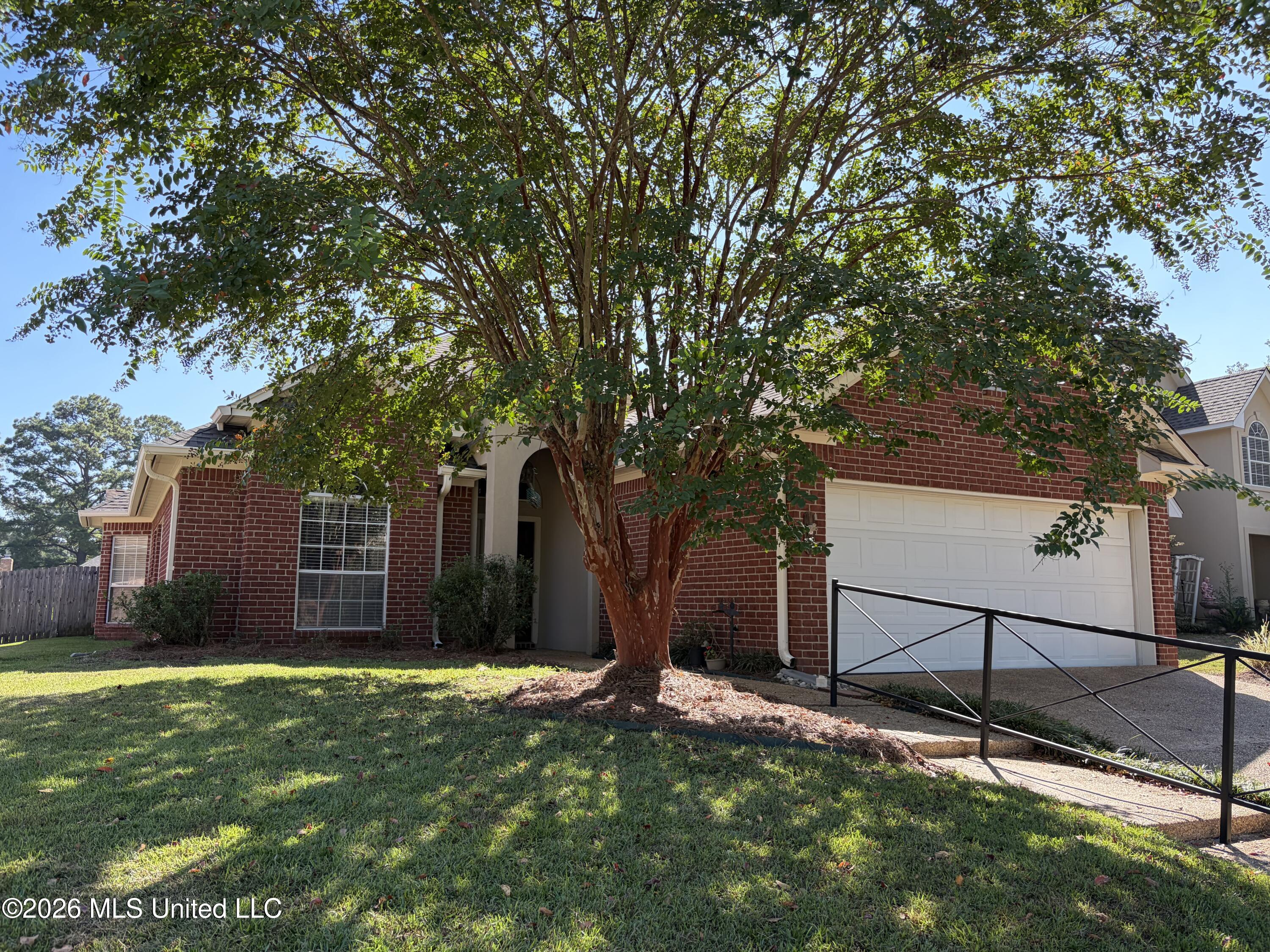 2141 W Fairway Drive Property Photo 1