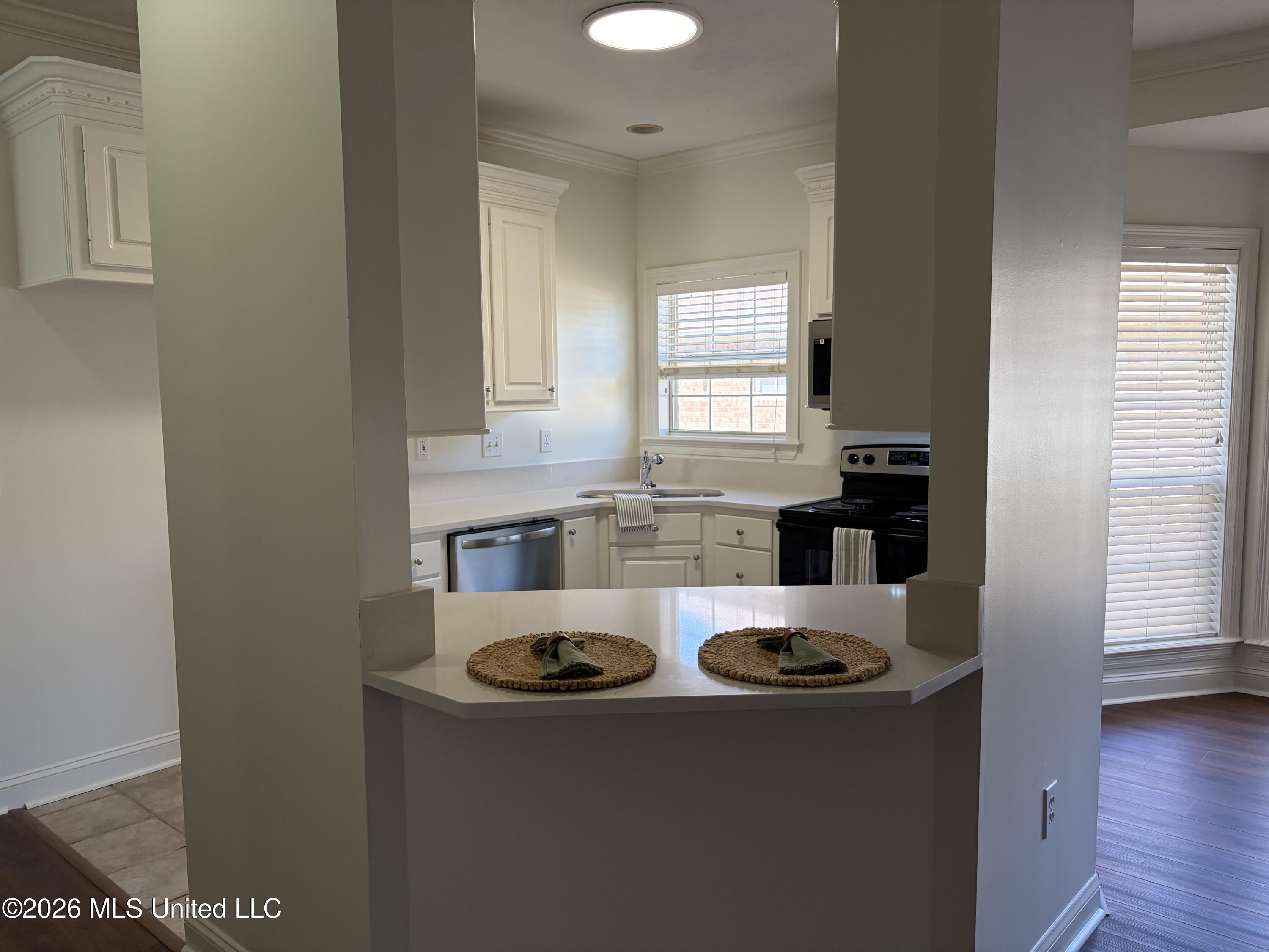 2141 W Fairway Drive Property Photo 6