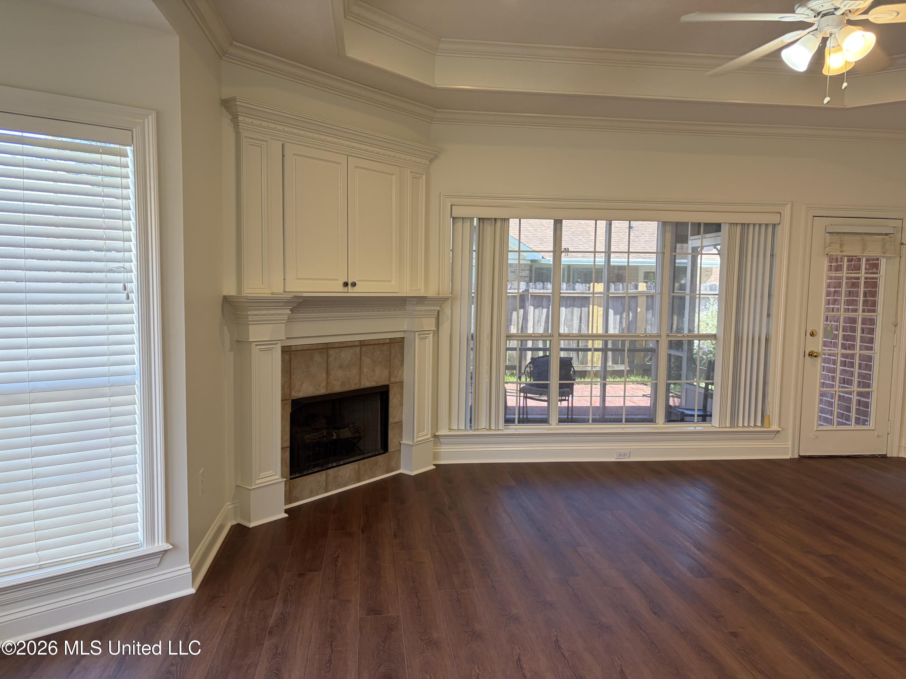 2141 W Fairway Drive Property Photo 9
