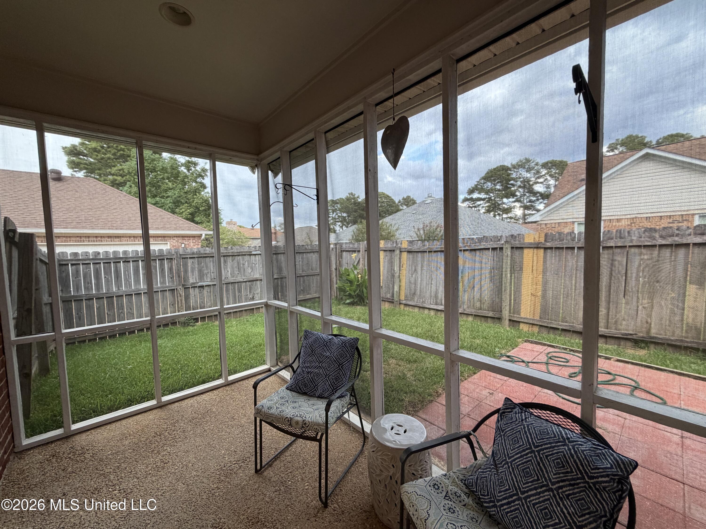 2141 W Fairway Drive Property Photo 10