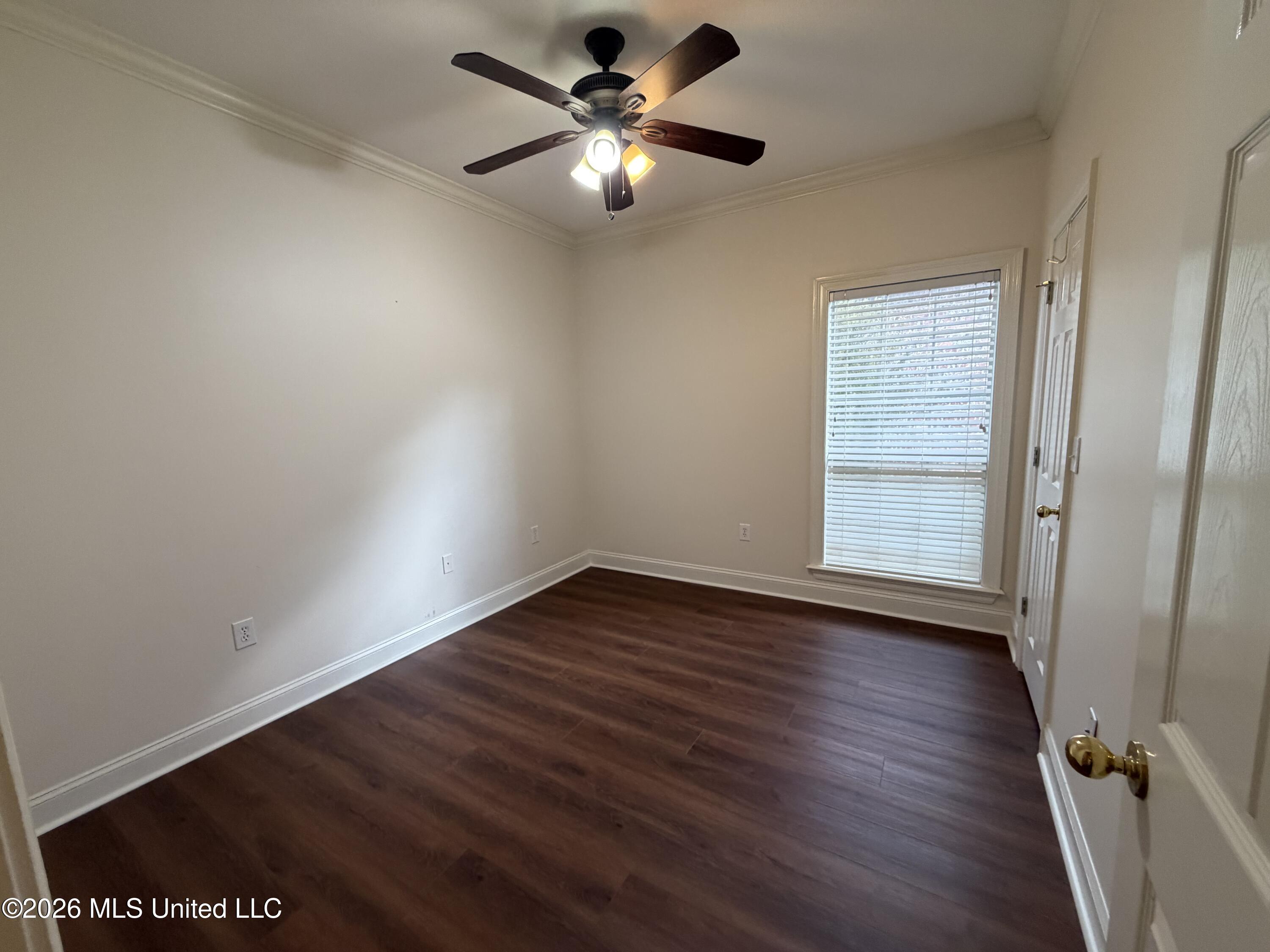 2141 W Fairway Drive Property Photo 15