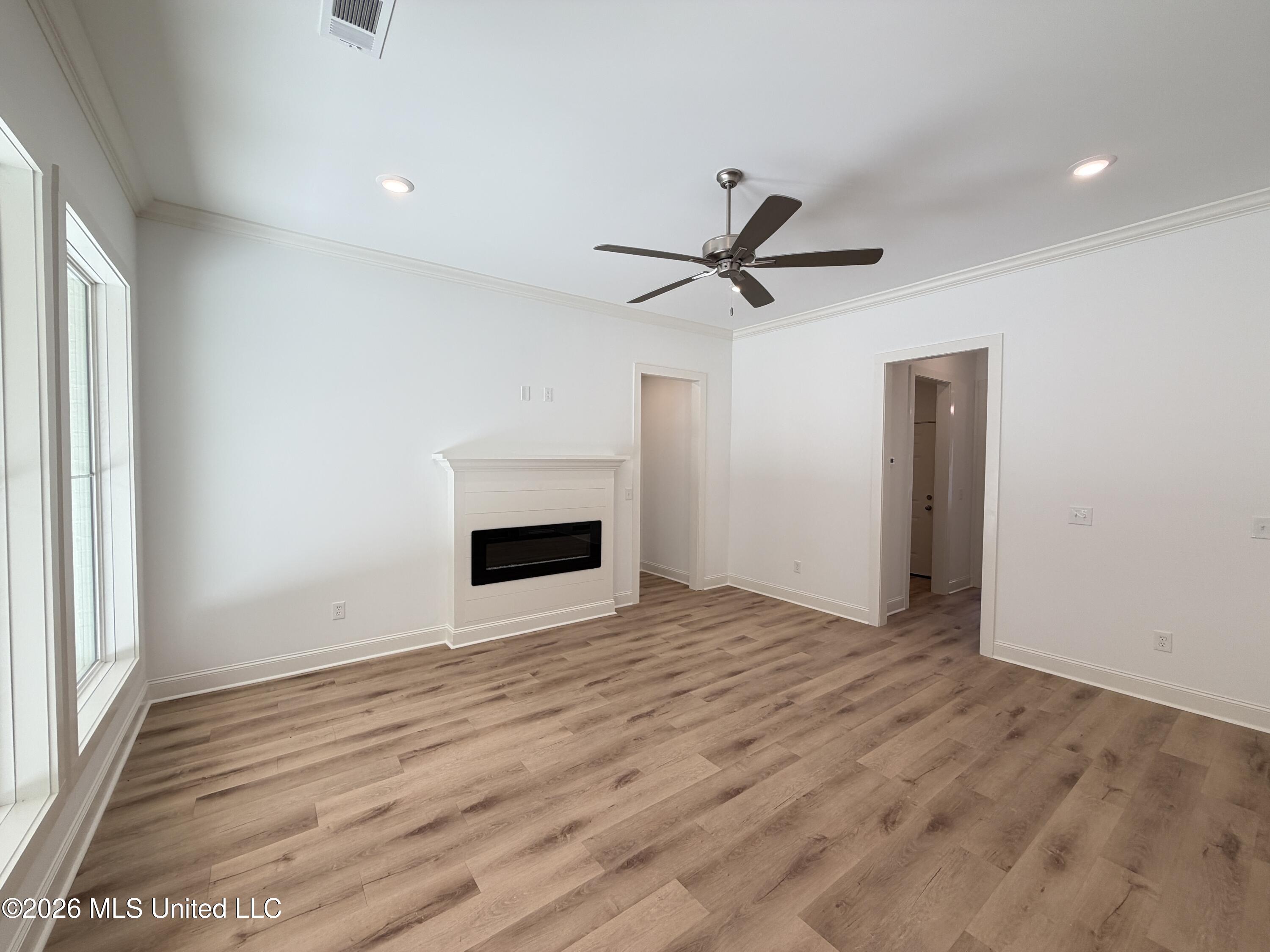 220 Anderson Oaks Drive Property Photo 6