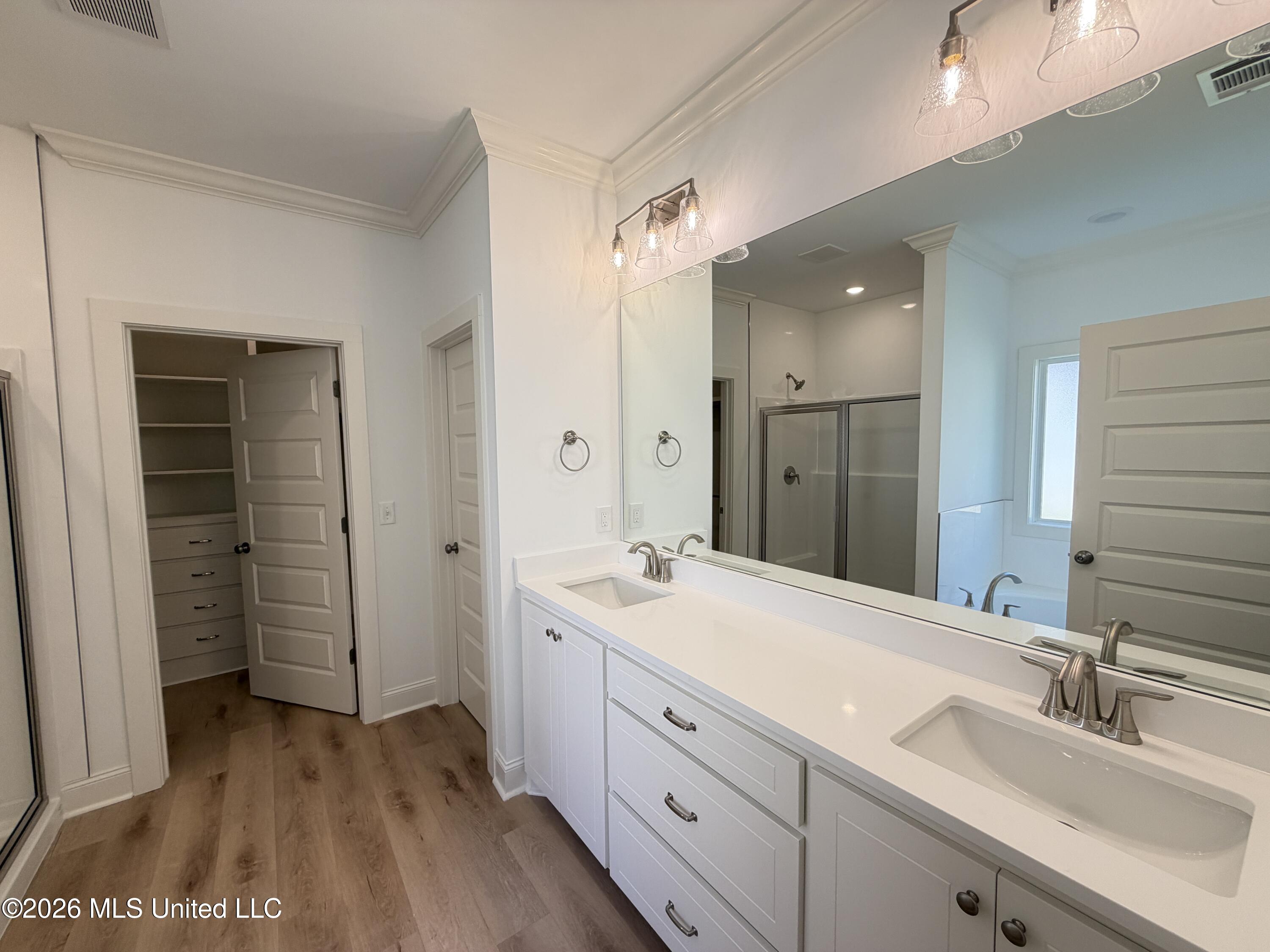 220 Anderson Oaks Drive Property Photo 14