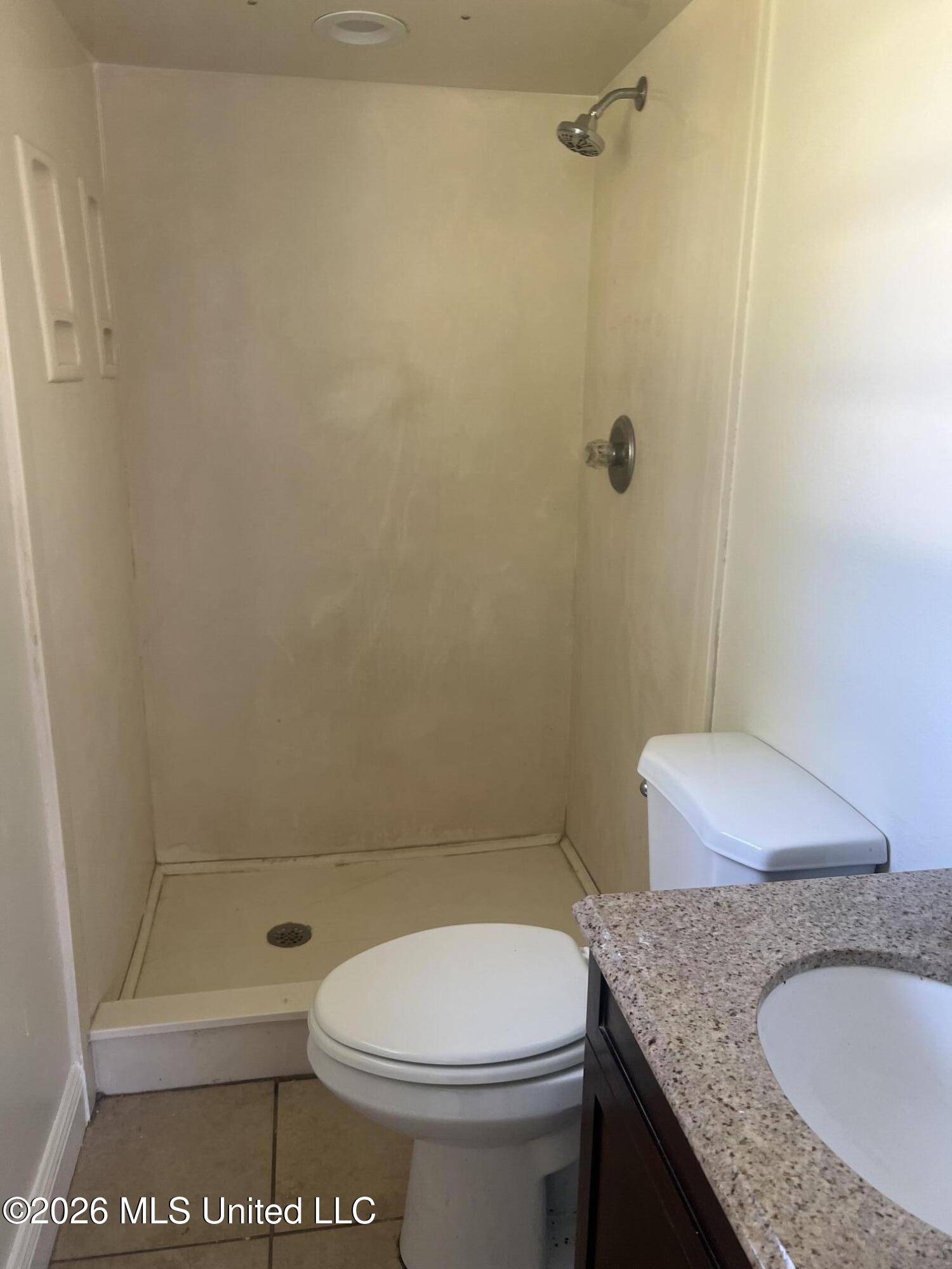 400 Larosa Road Property Photo 2