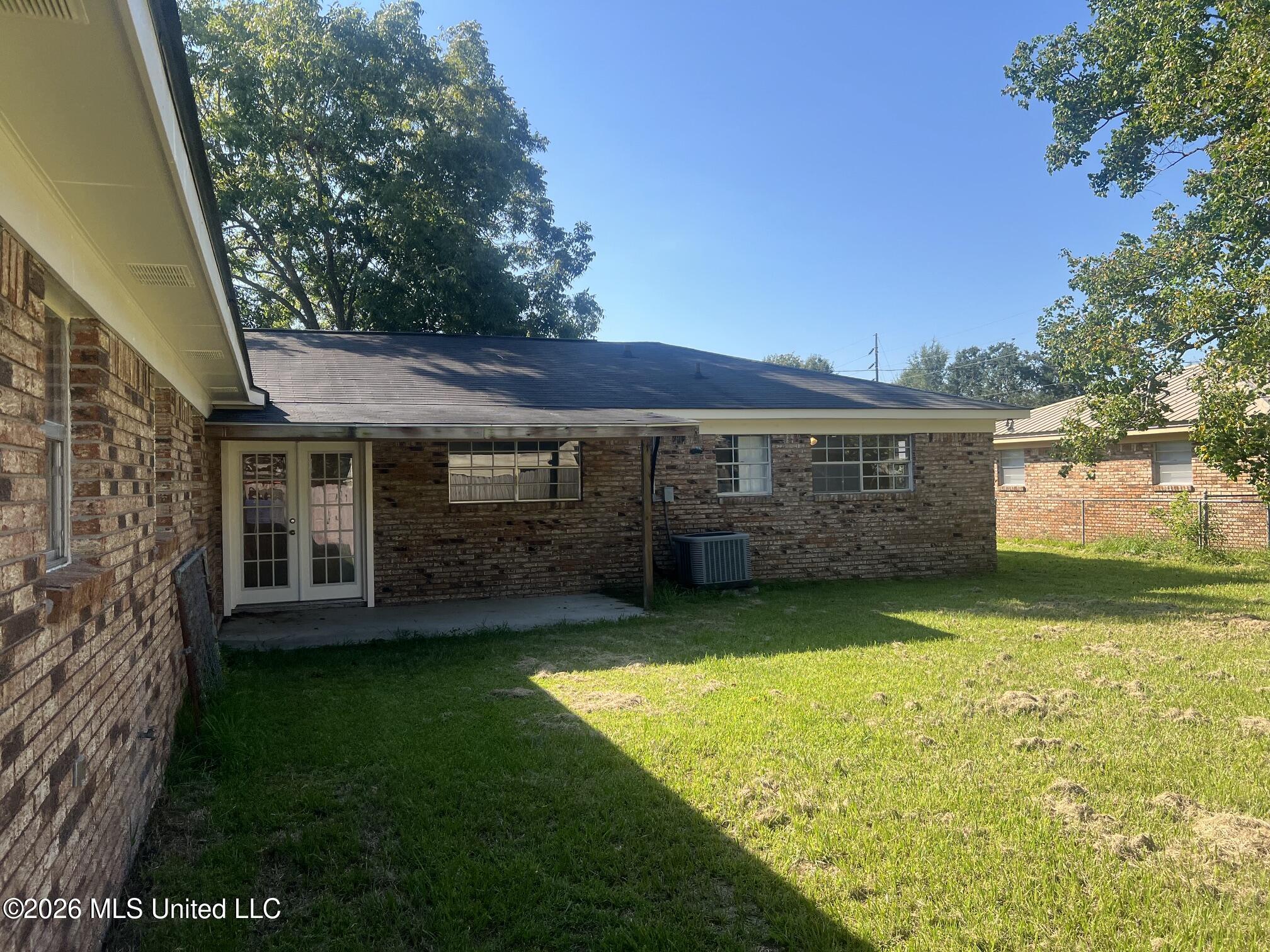 400 Larosa Road Property Photo 10