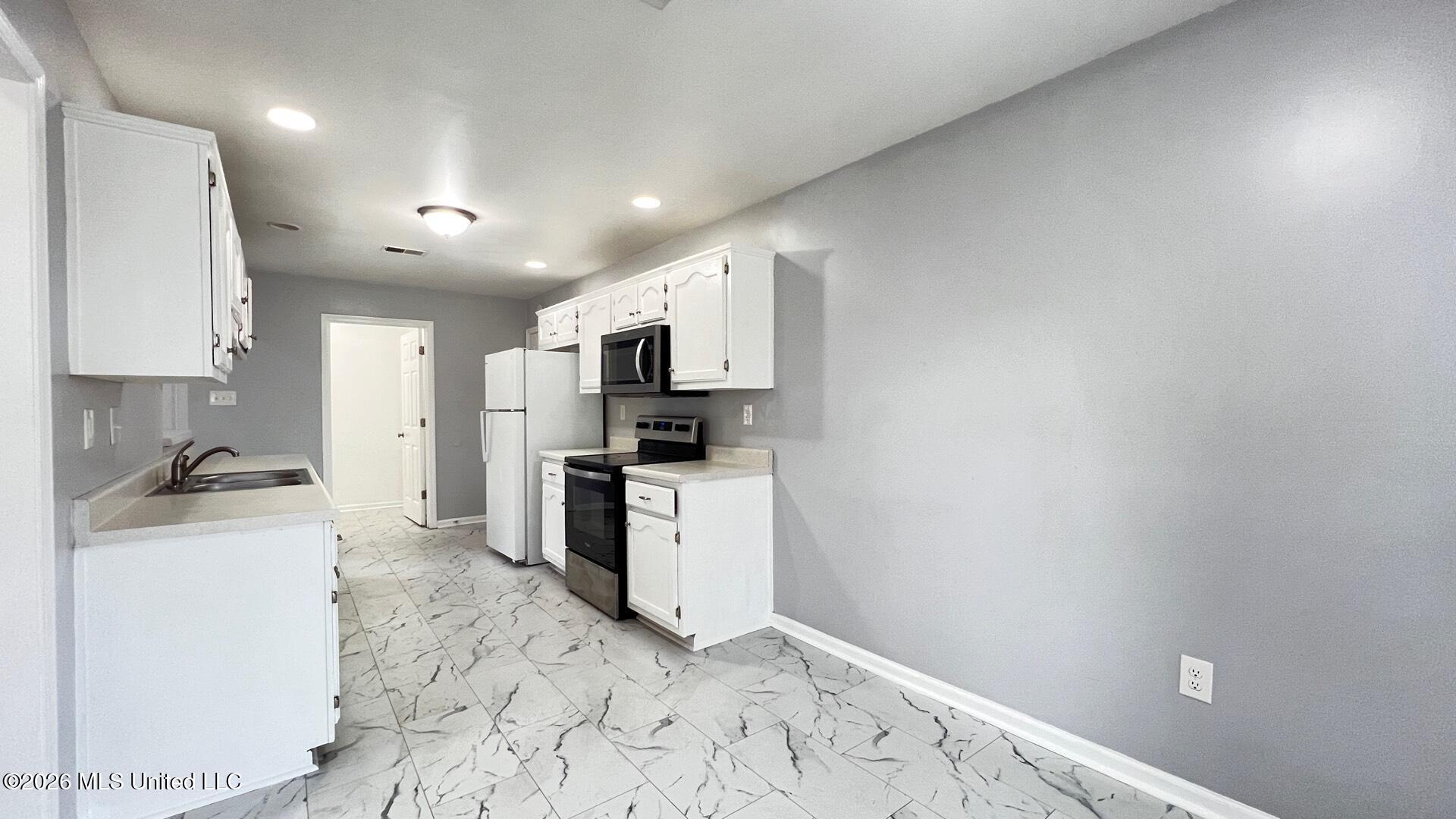 5344 Woodchase Drive Property Photo 11