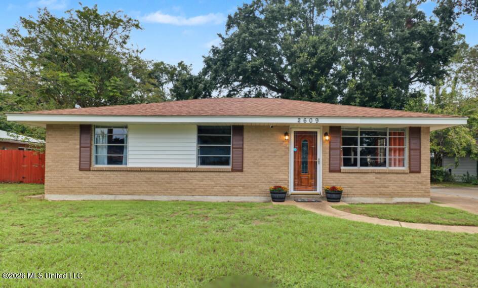 2609 Demaret Drive Property Photo 1